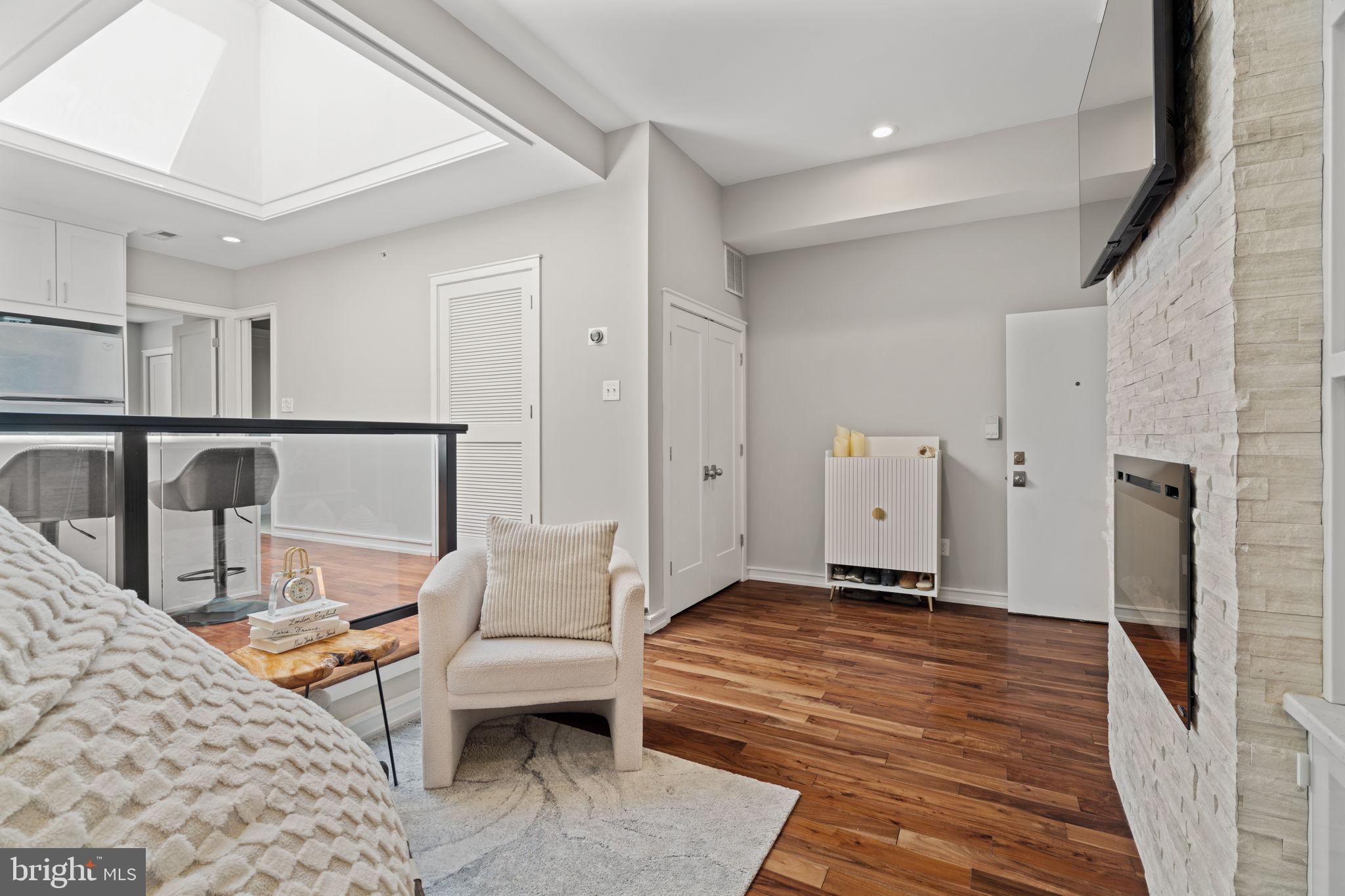 KENSINGTON - Residential
