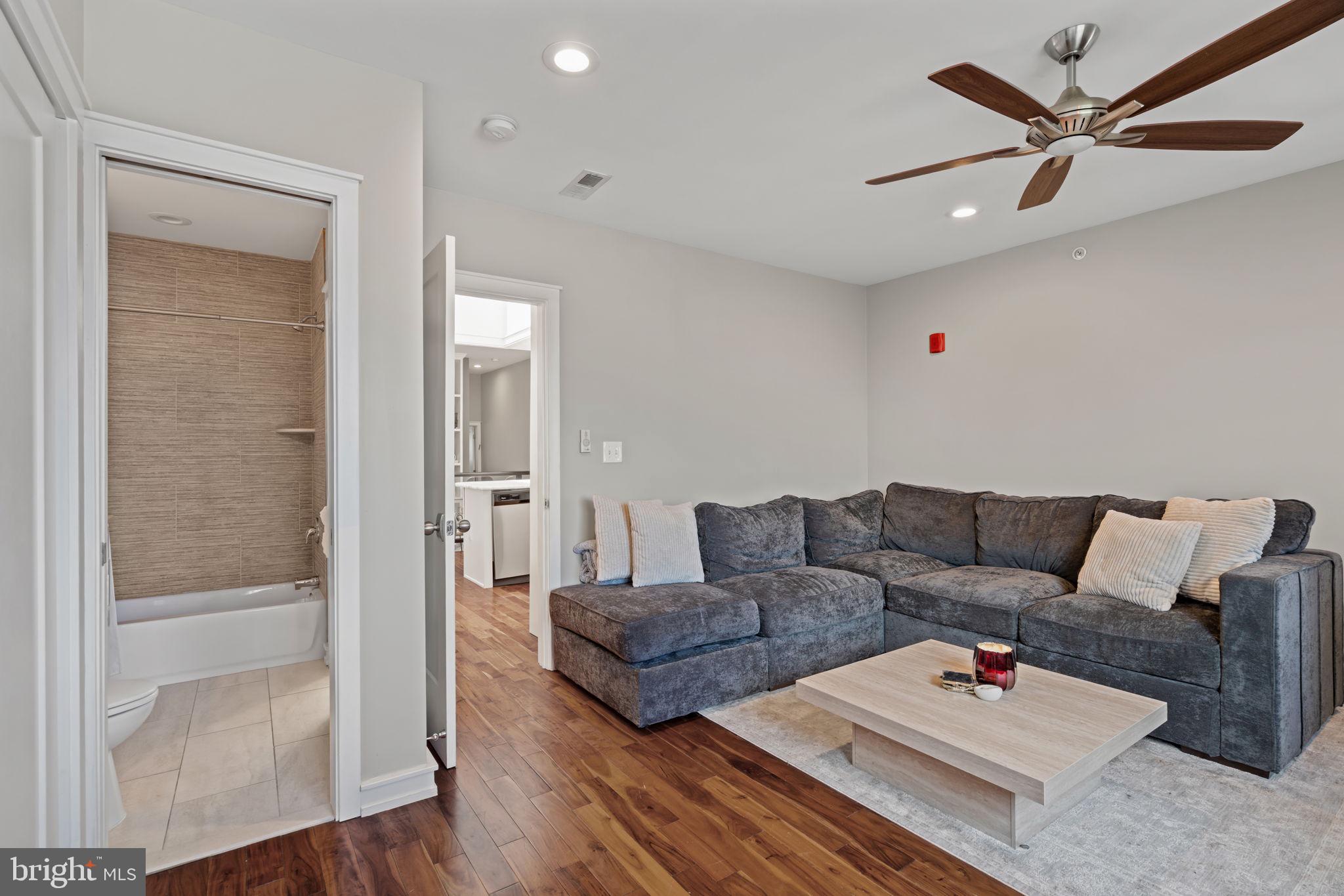 KENSINGTON - Residential
