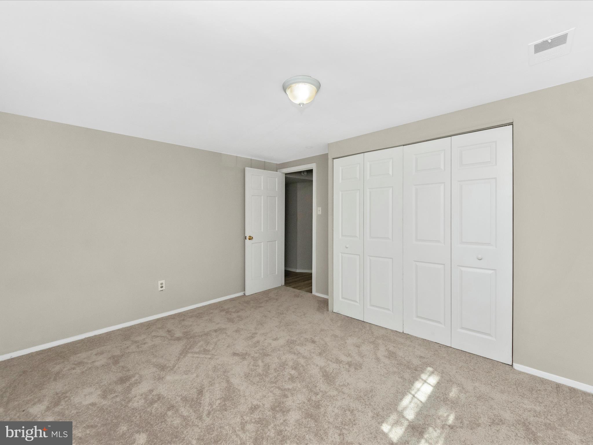 HICKORY HOLLOW - Residential