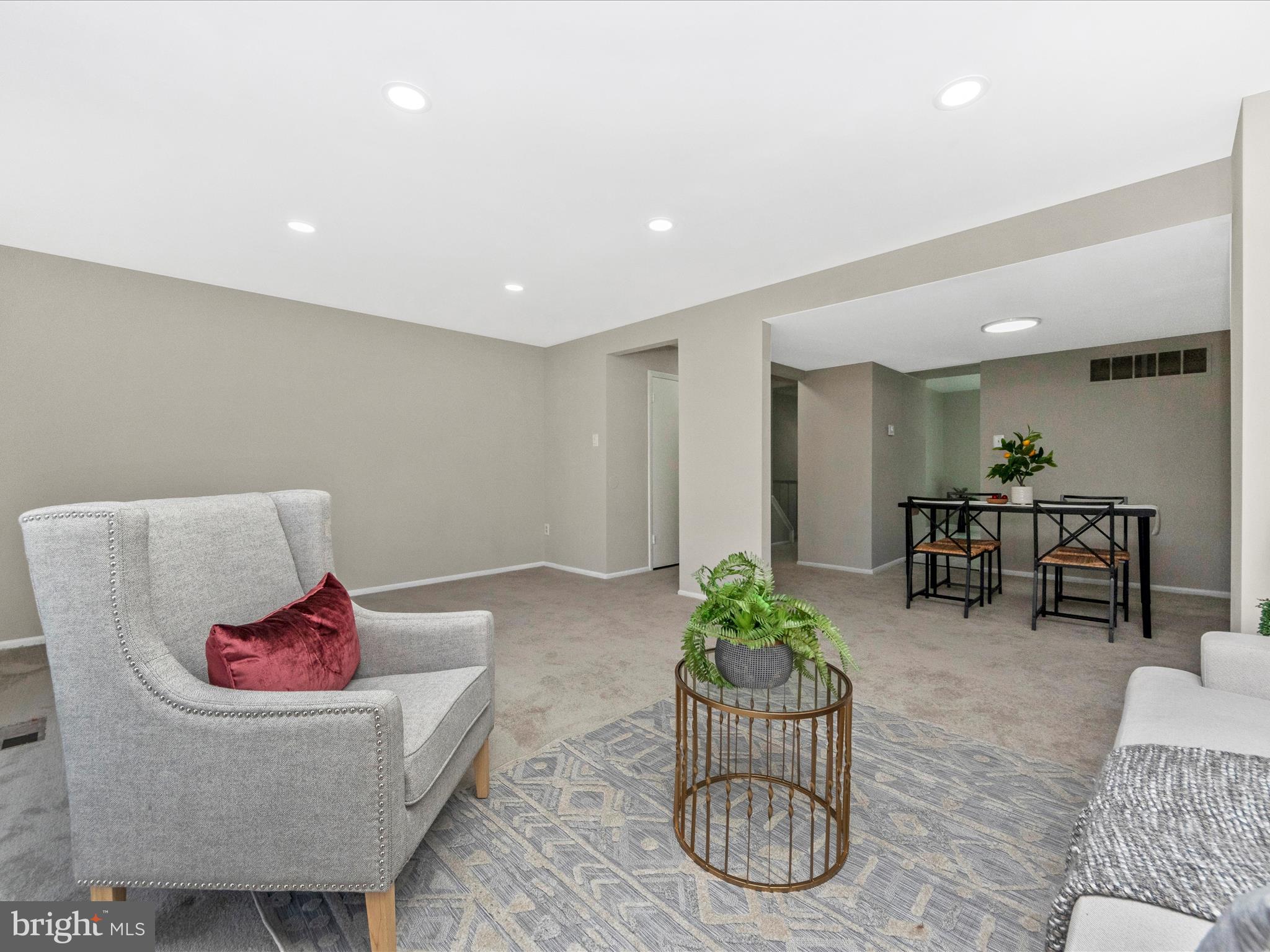 HICKORY HOLLOW - Residential