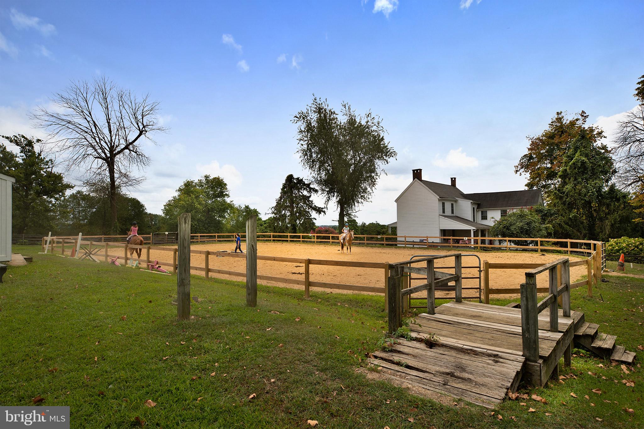 HILLSIDE ACRES - Residential