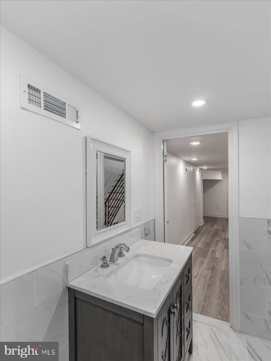 WEST OAK LANE - Residential
