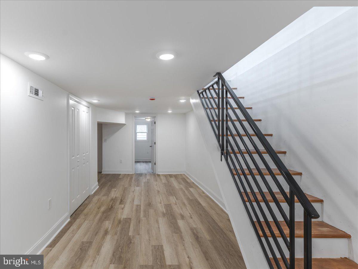 WEST OAK LANE - Residential