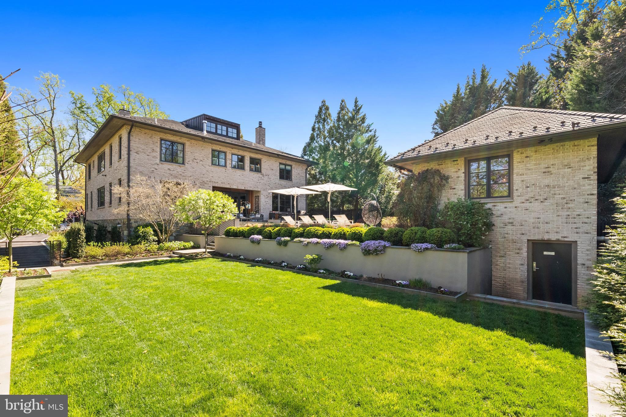 FOREST HILLS - Residential