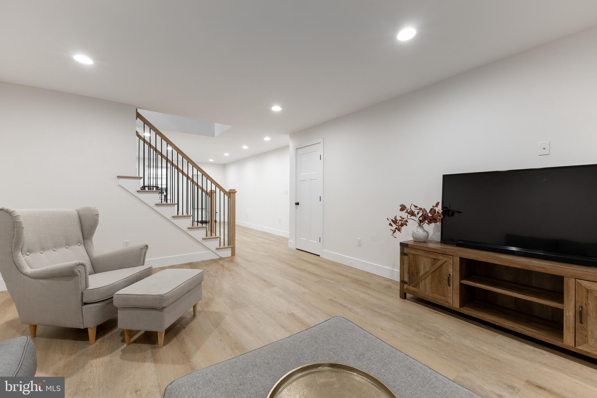 WINFIELD HEIGHTS - Residential
