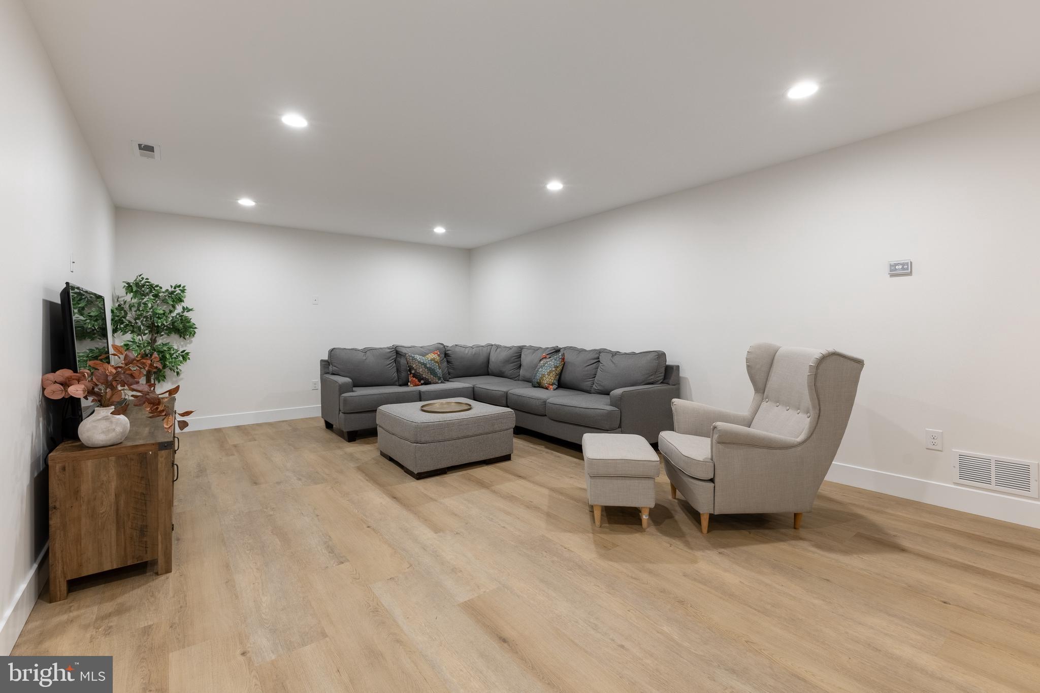 WINFIELD HEIGHTS - Residential