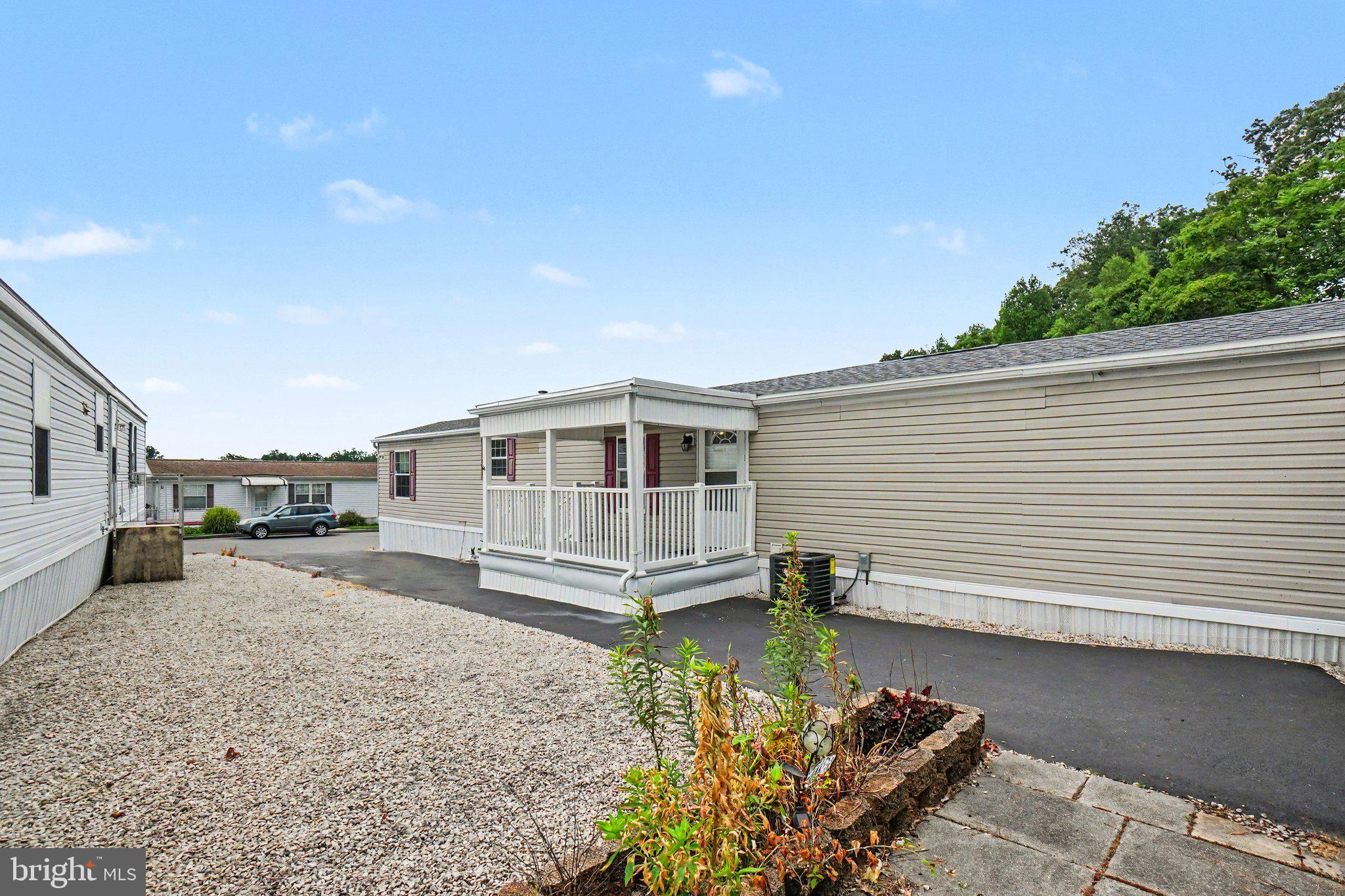 URBAN ACRES - Residential