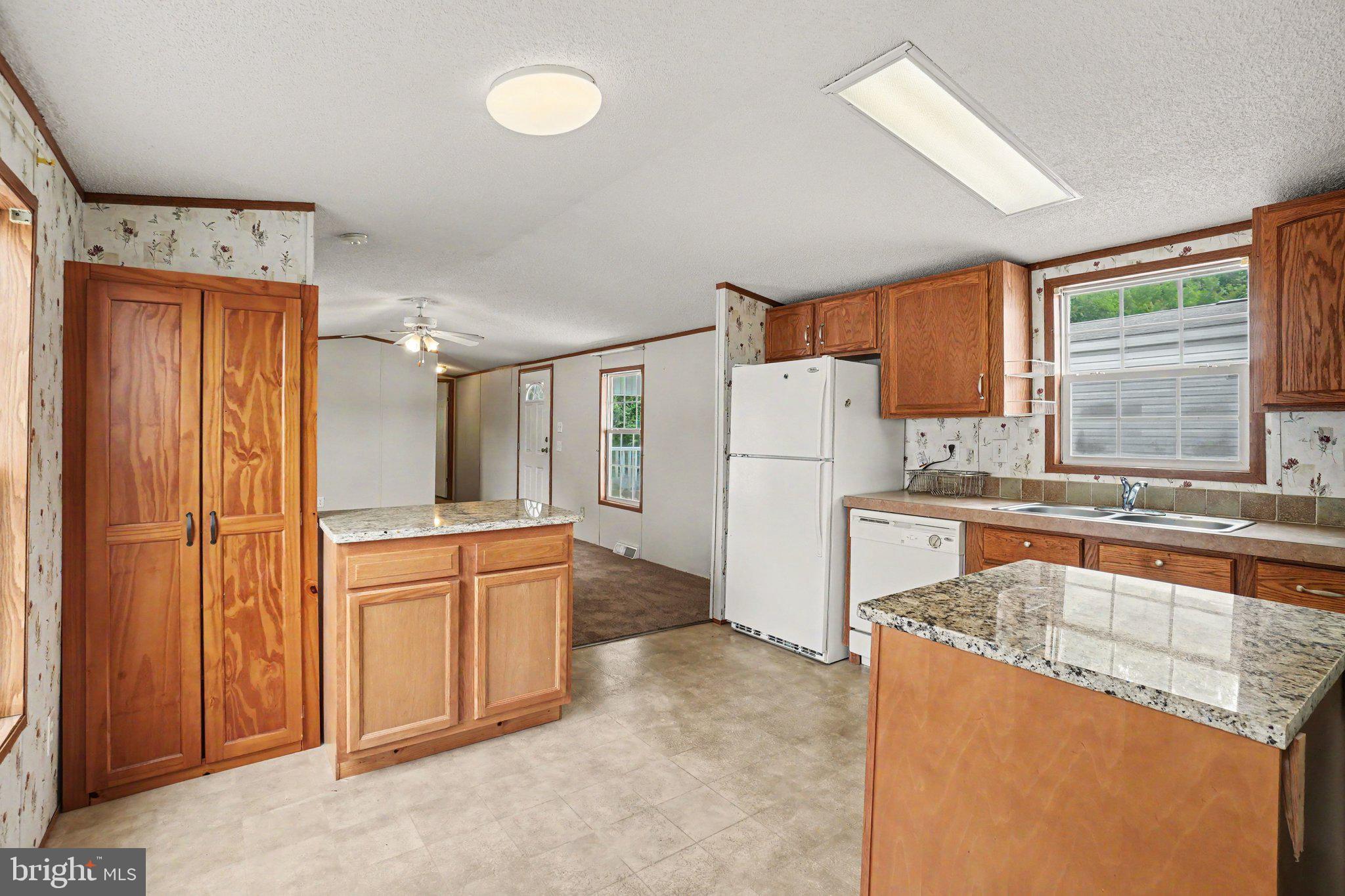 URBAN ACRES - Residential