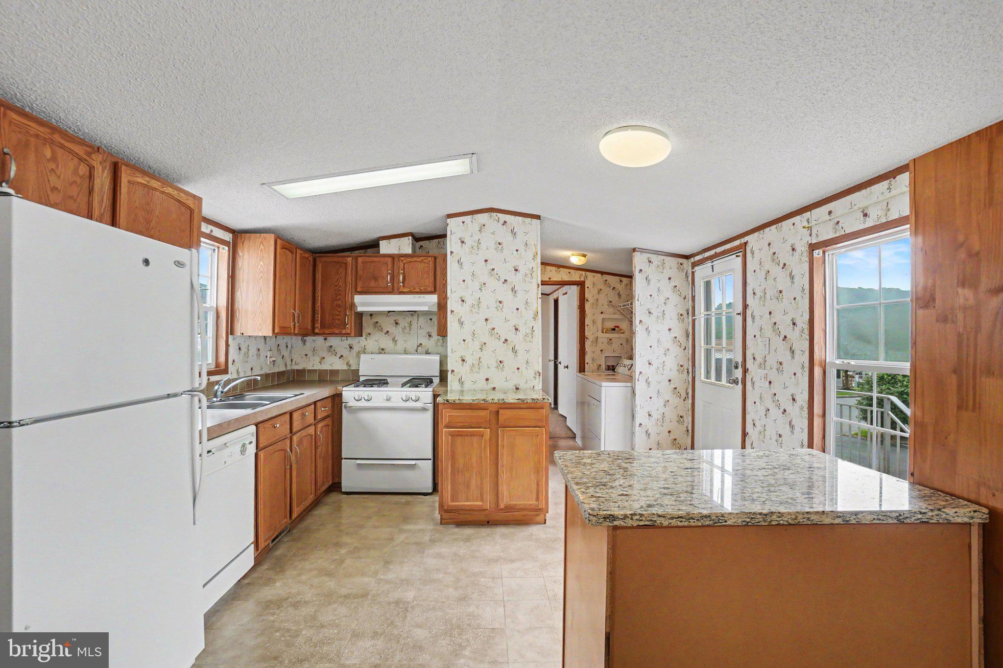 URBAN ACRES - Residential