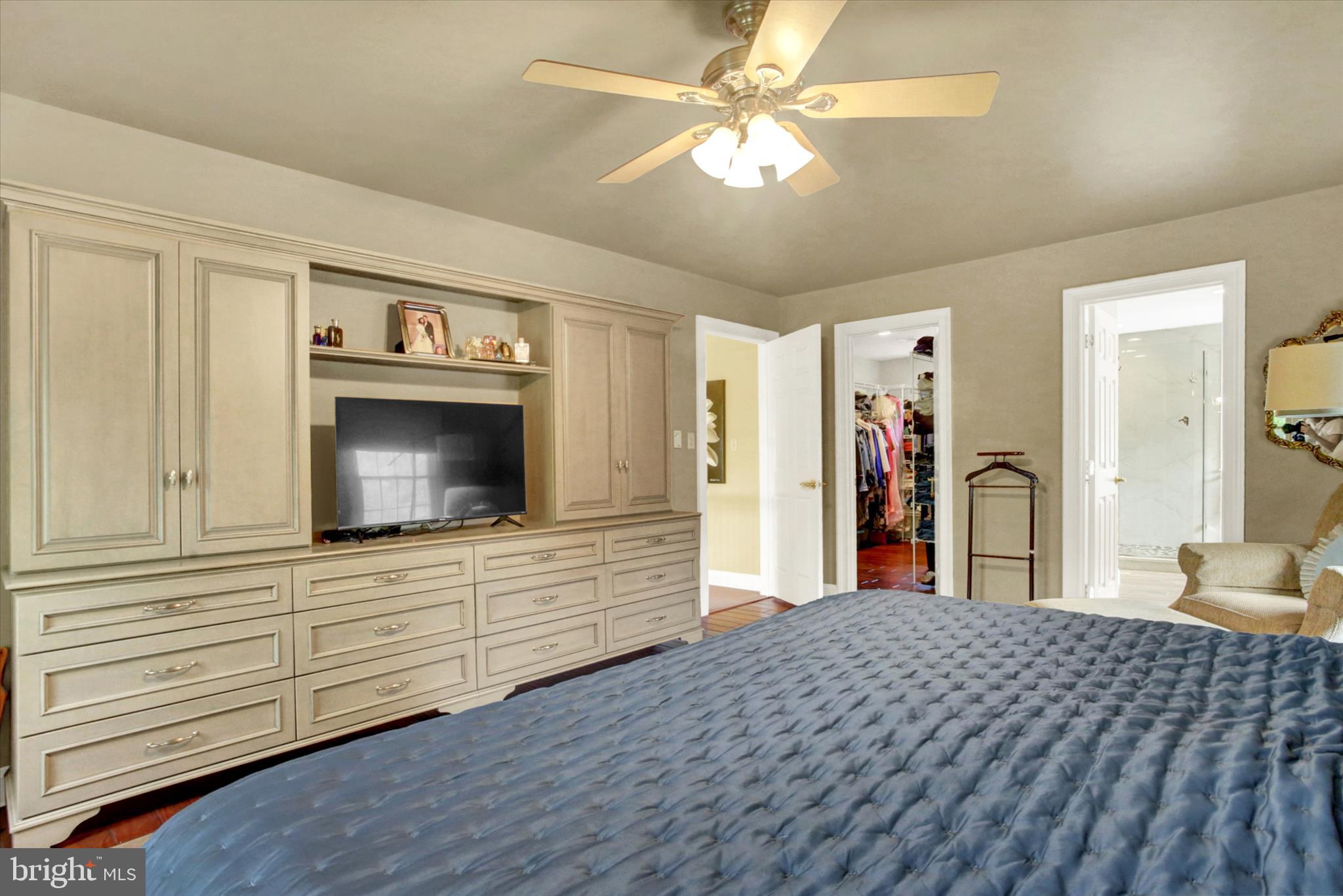 FOREST HILLS - Residential