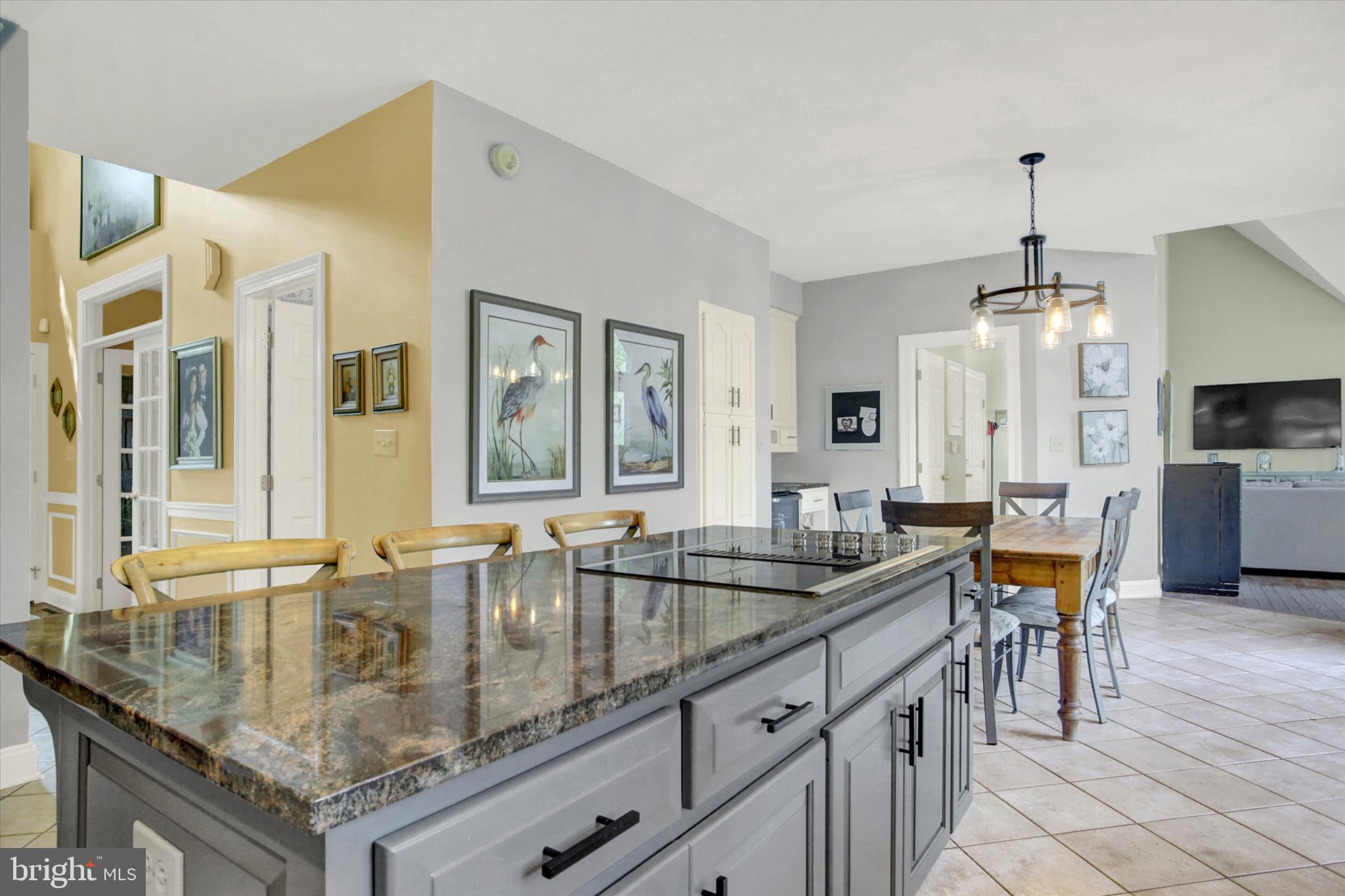 FOREST HILLS - Residential