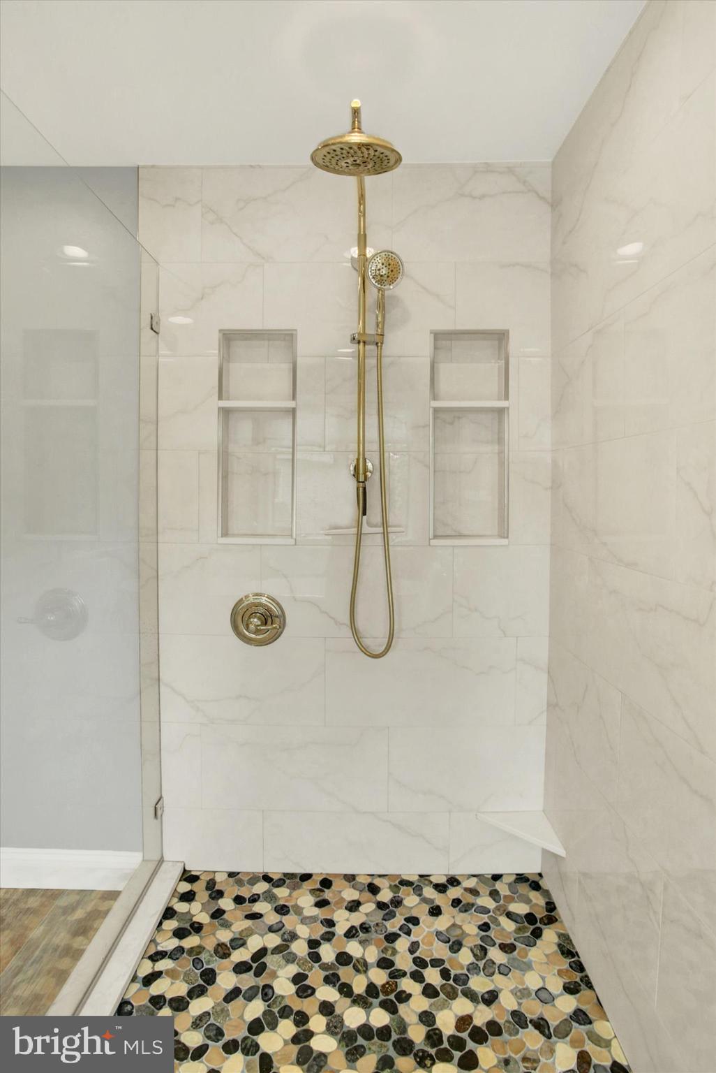FOREST HILLS - Residential