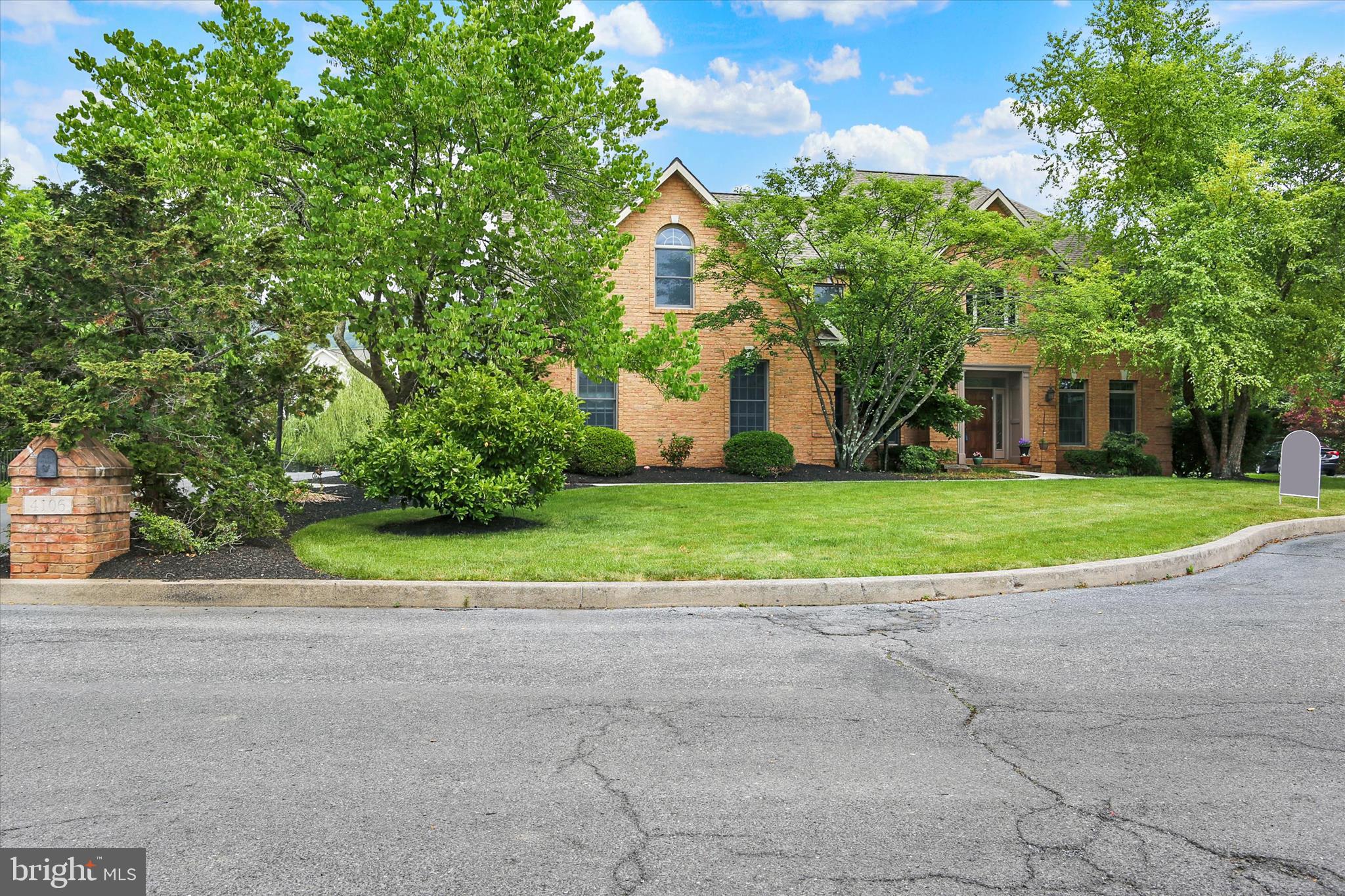 FOREST HILLS - Residential
