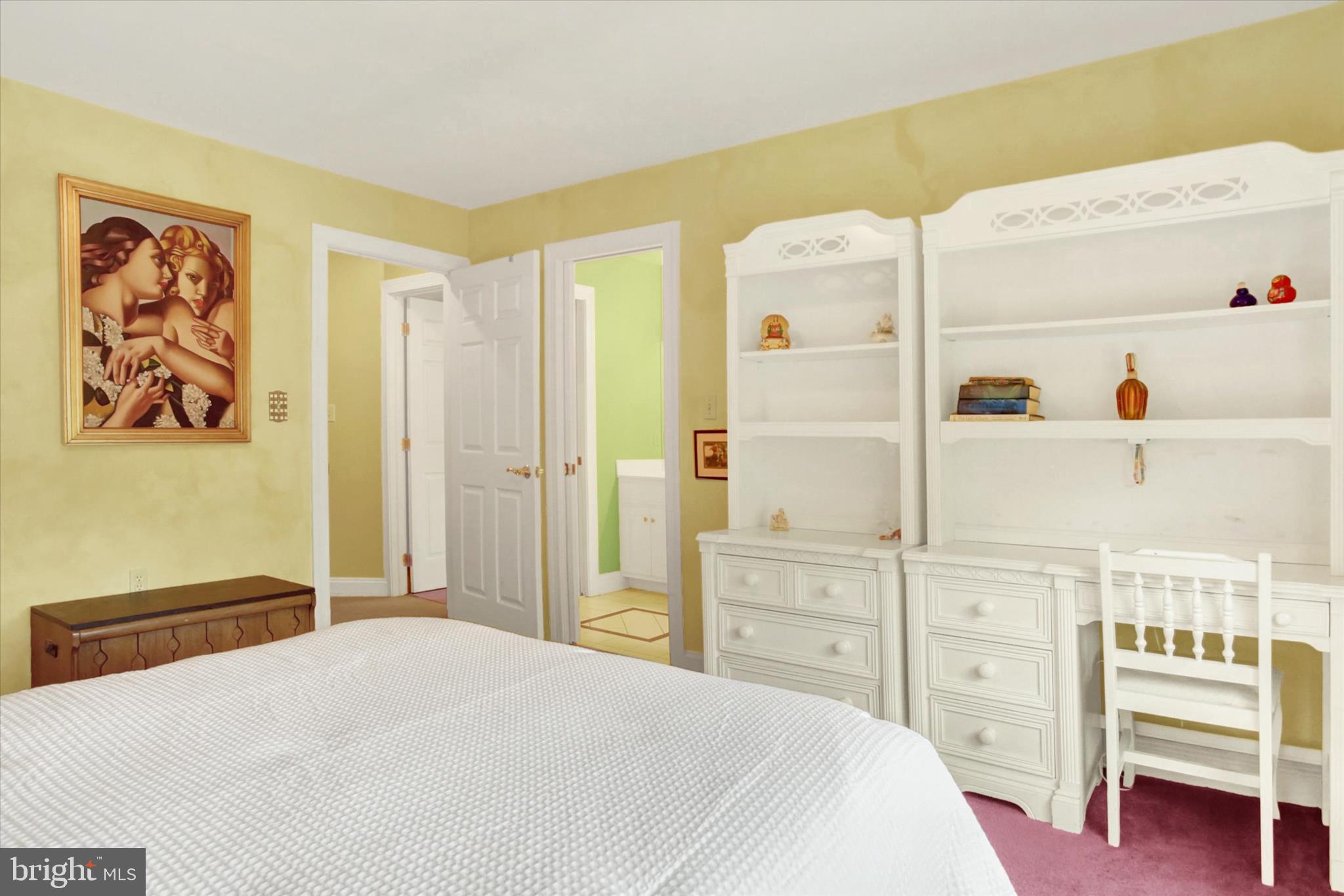 FOREST HILLS - Residential