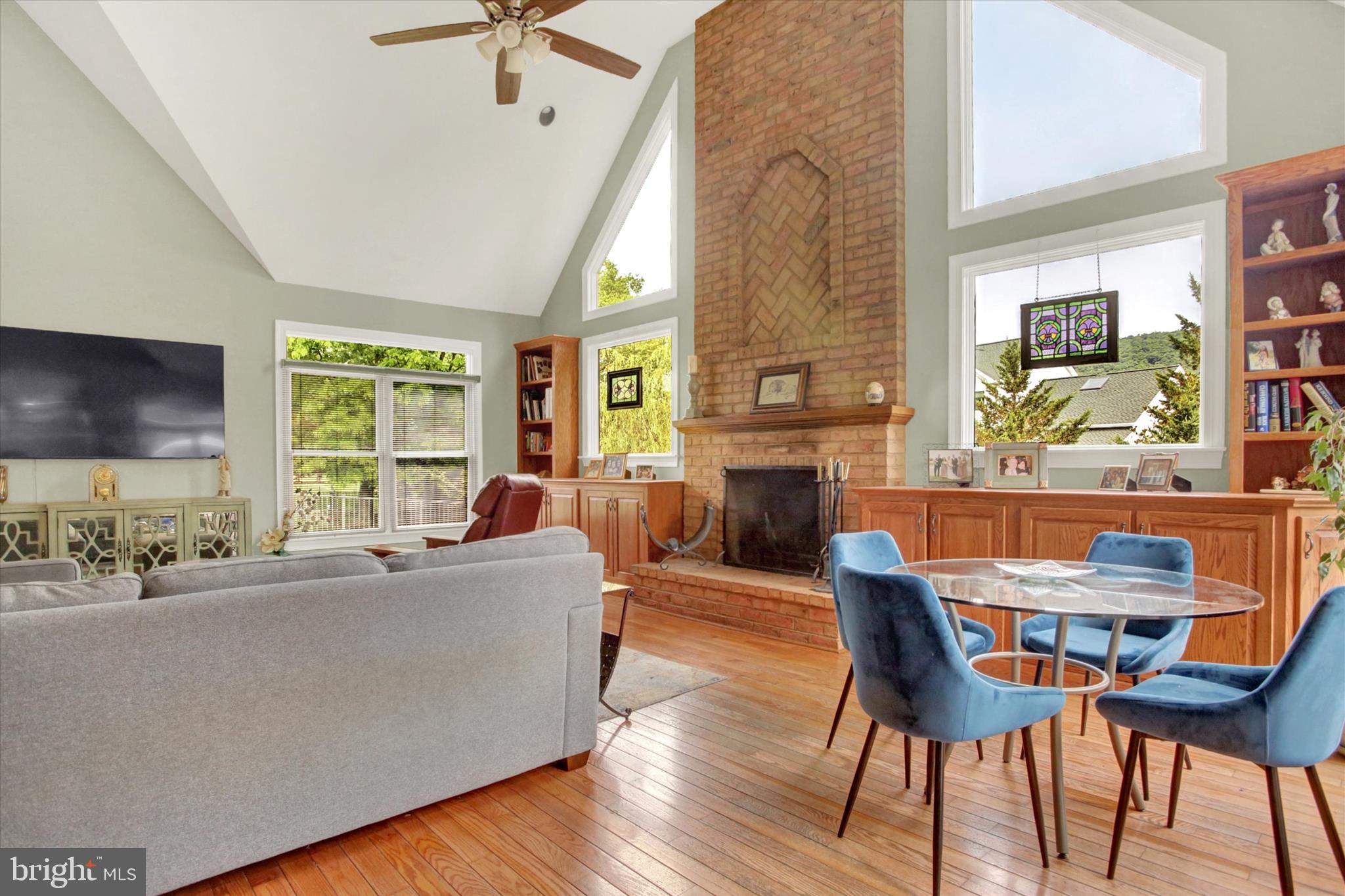 FOREST HILLS - Residential