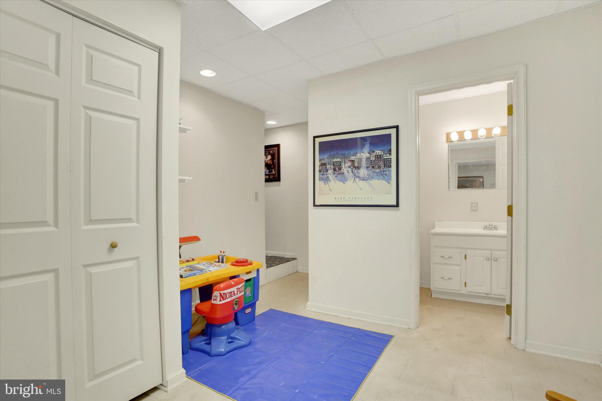 FOREST HILLS - Residential