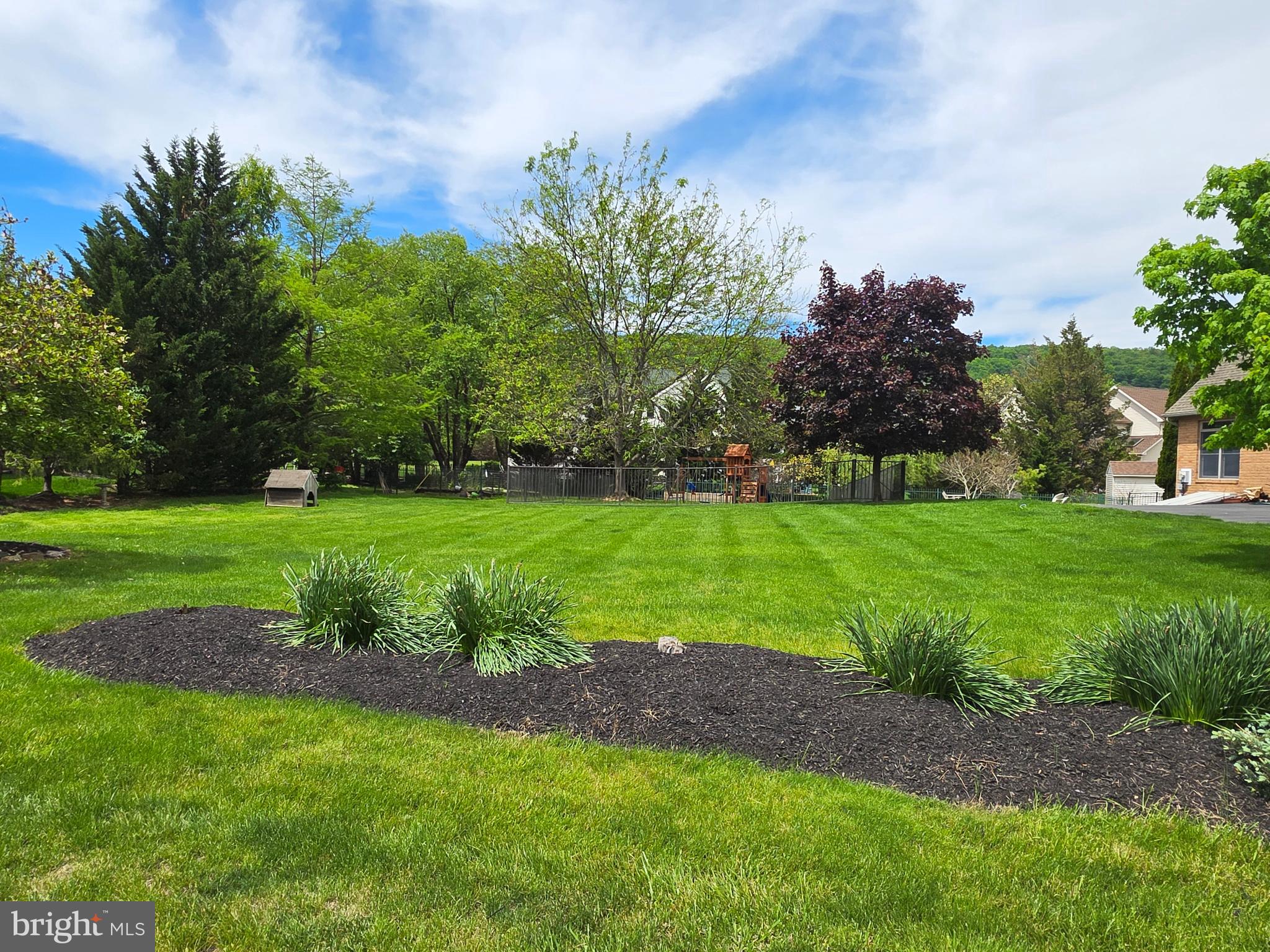 FOREST HILLS - Residential