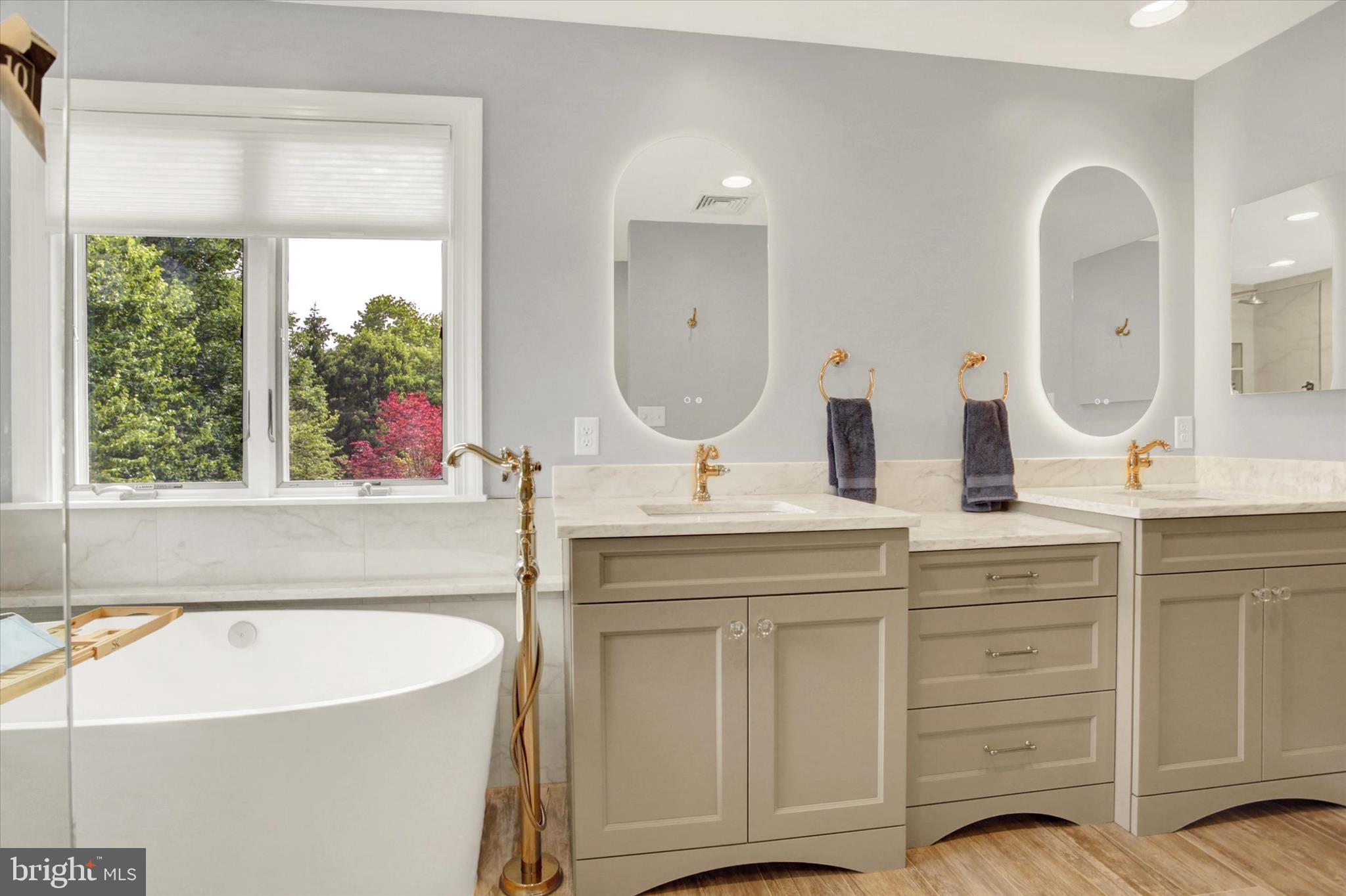FOREST HILLS - Residential