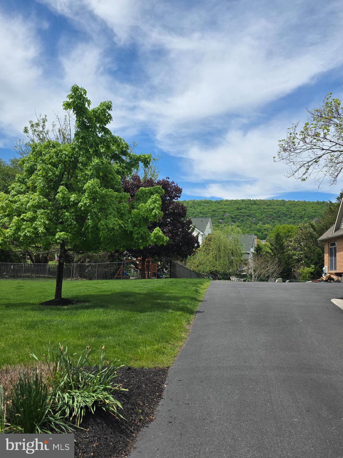 FOREST HILLS - Residential