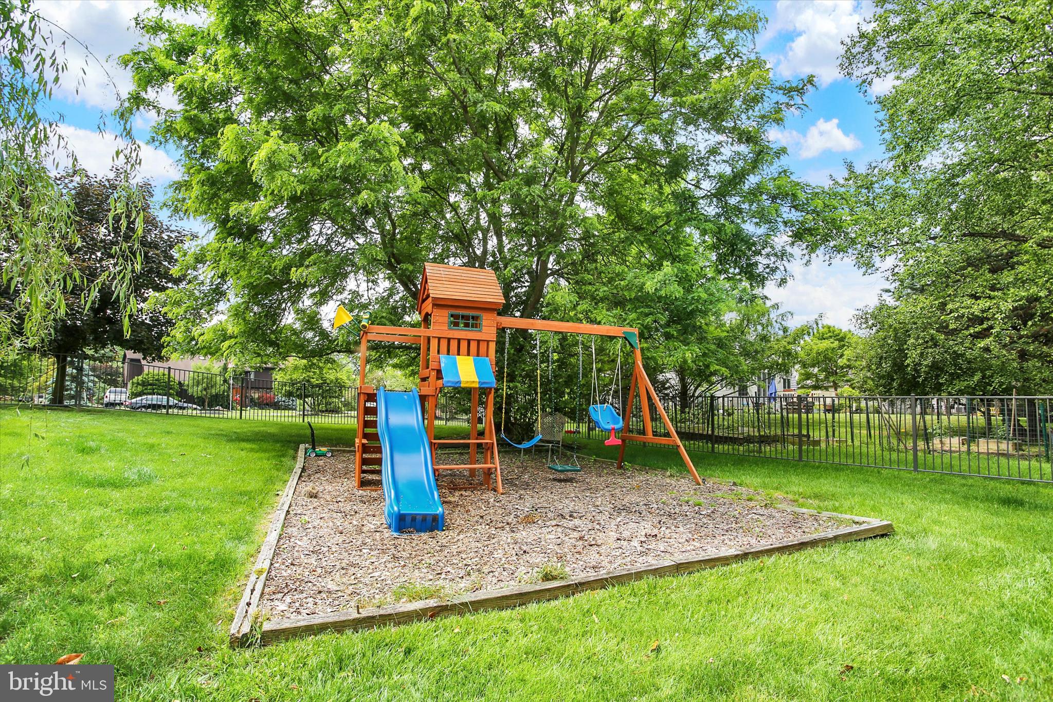 FOREST HILLS - Residential