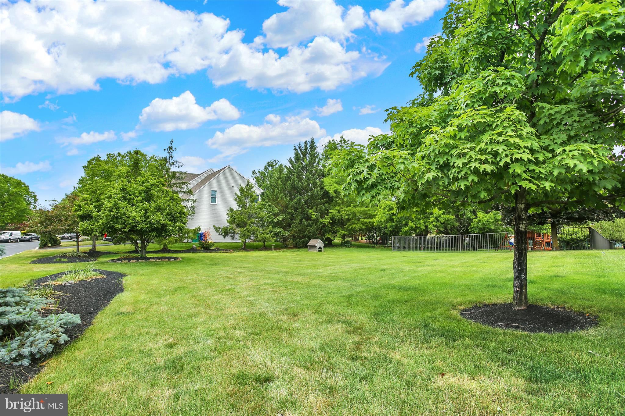 FOREST HILLS - Residential