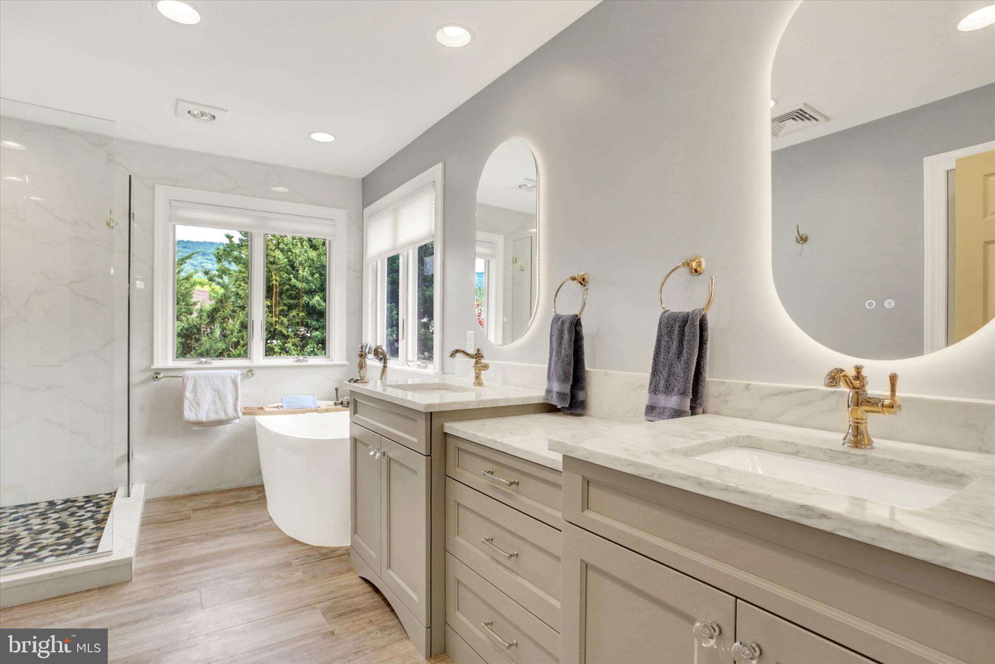 FOREST HILLS - Residential