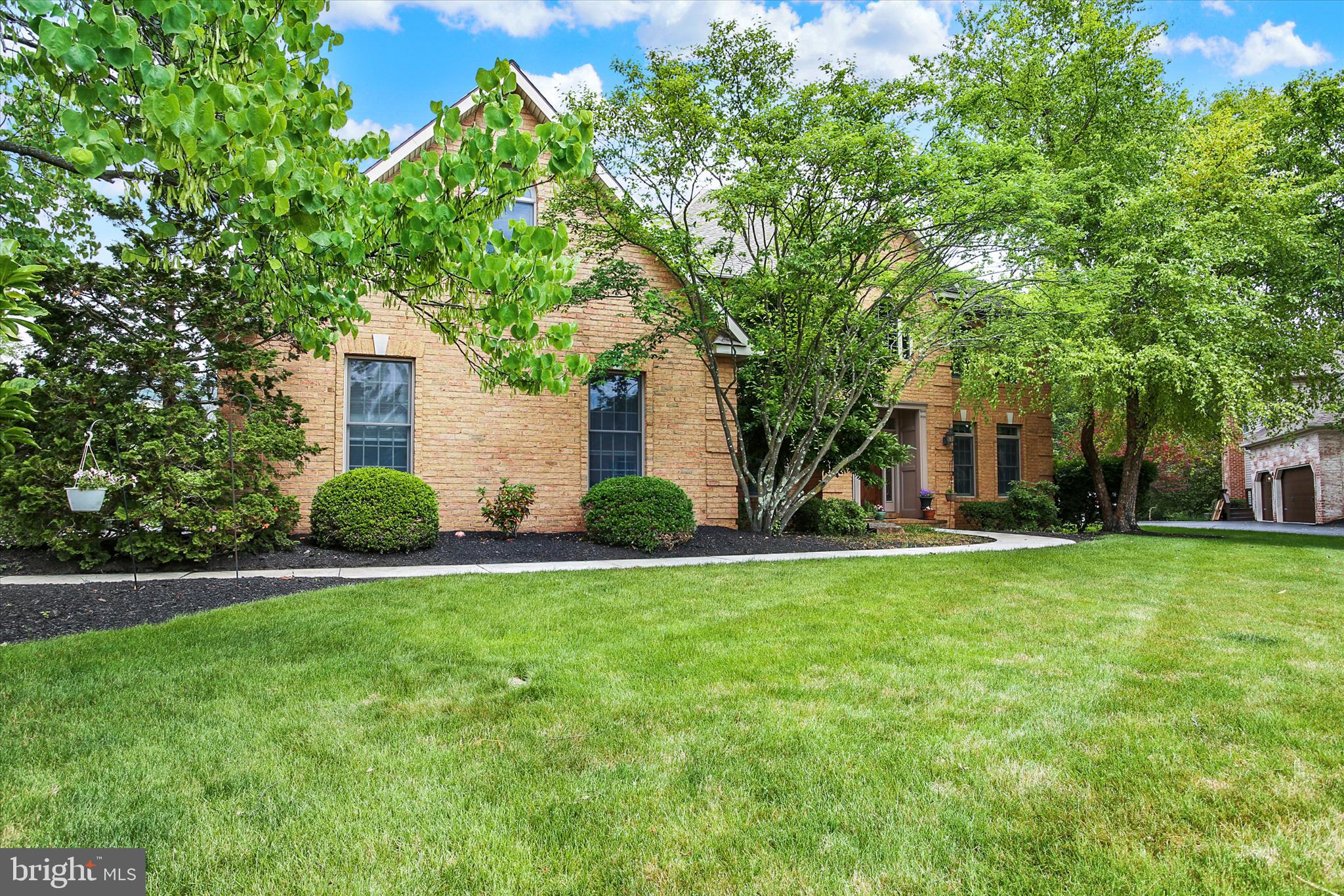 FOREST HILLS - Residential