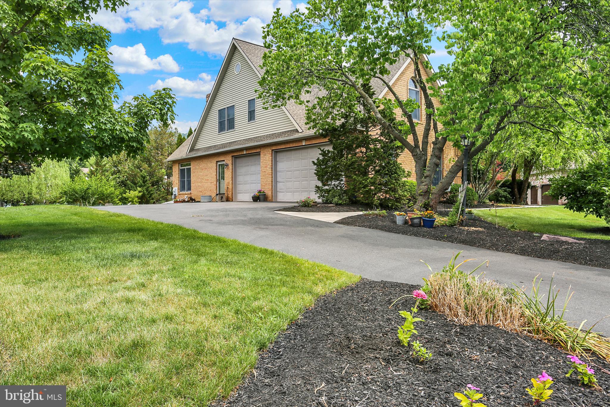 FOREST HILLS - Residential