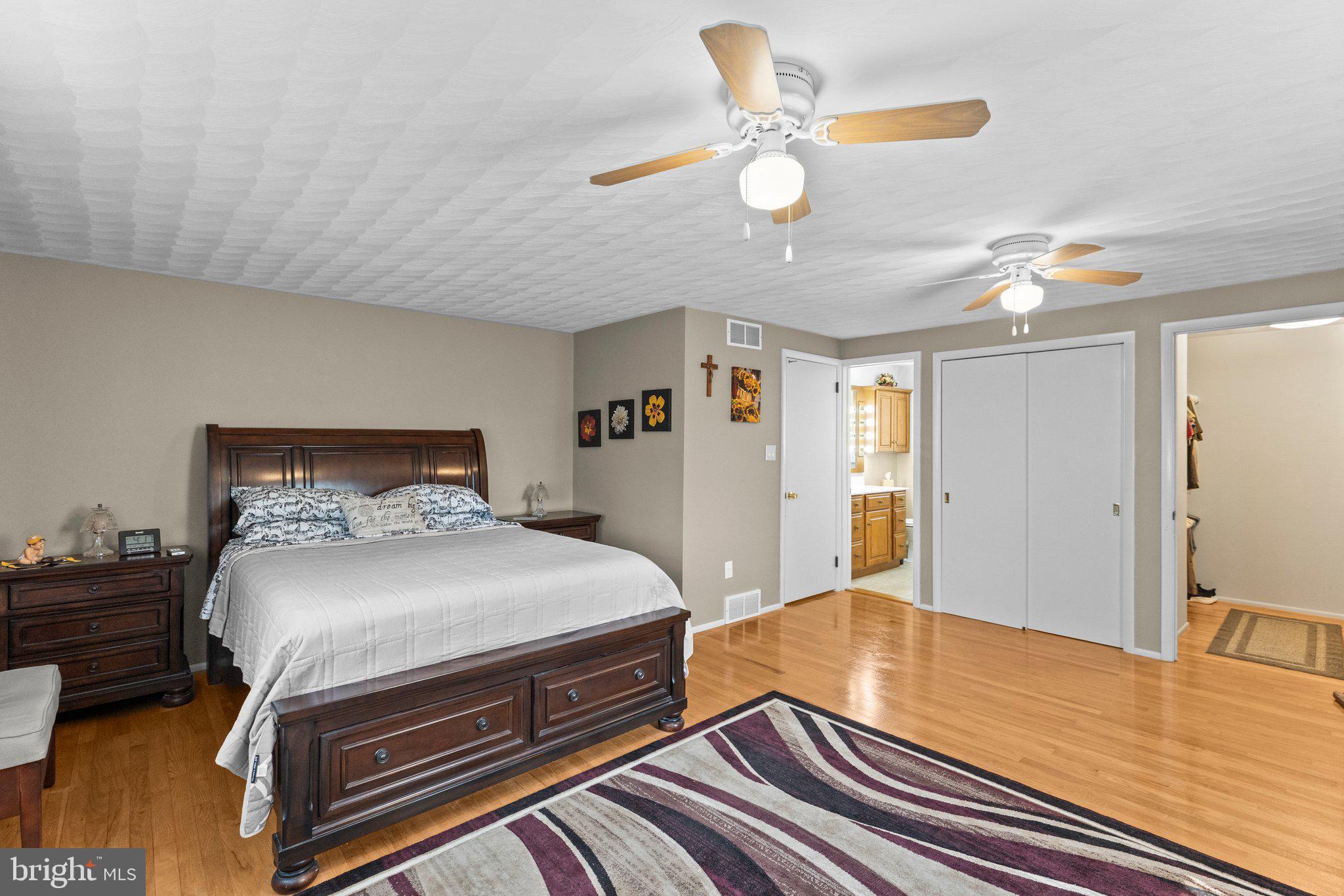OUTDOOR COUNTRY CLUB - Residential