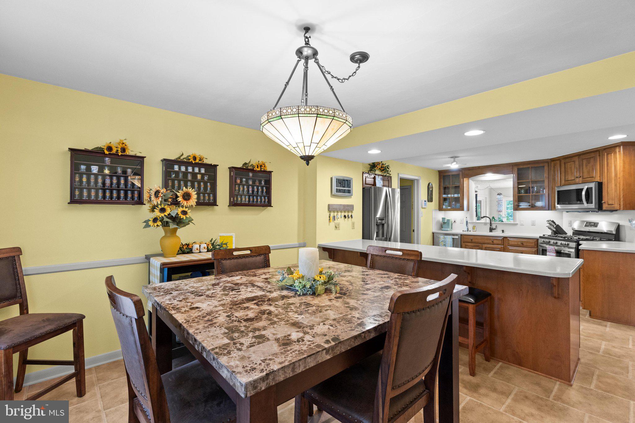OUTDOOR COUNTRY CLUB - Residential