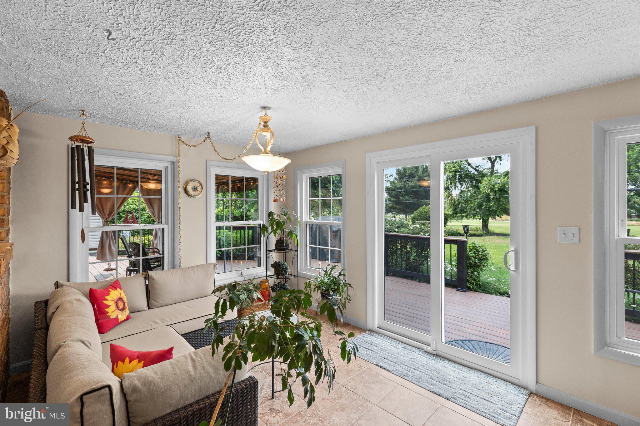 OUTDOOR COUNTRY CLUB - Residential