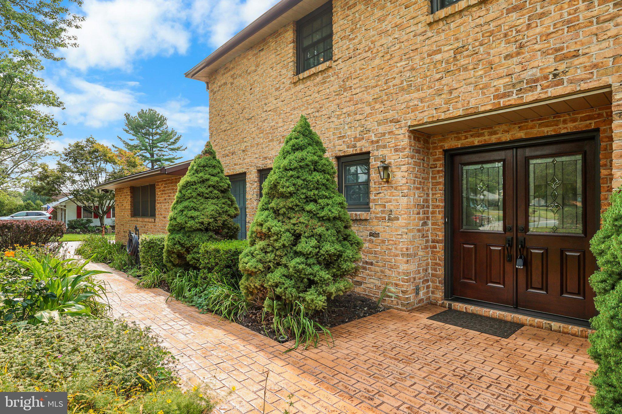 OUTDOOR COUNTRY CLUB - Residential