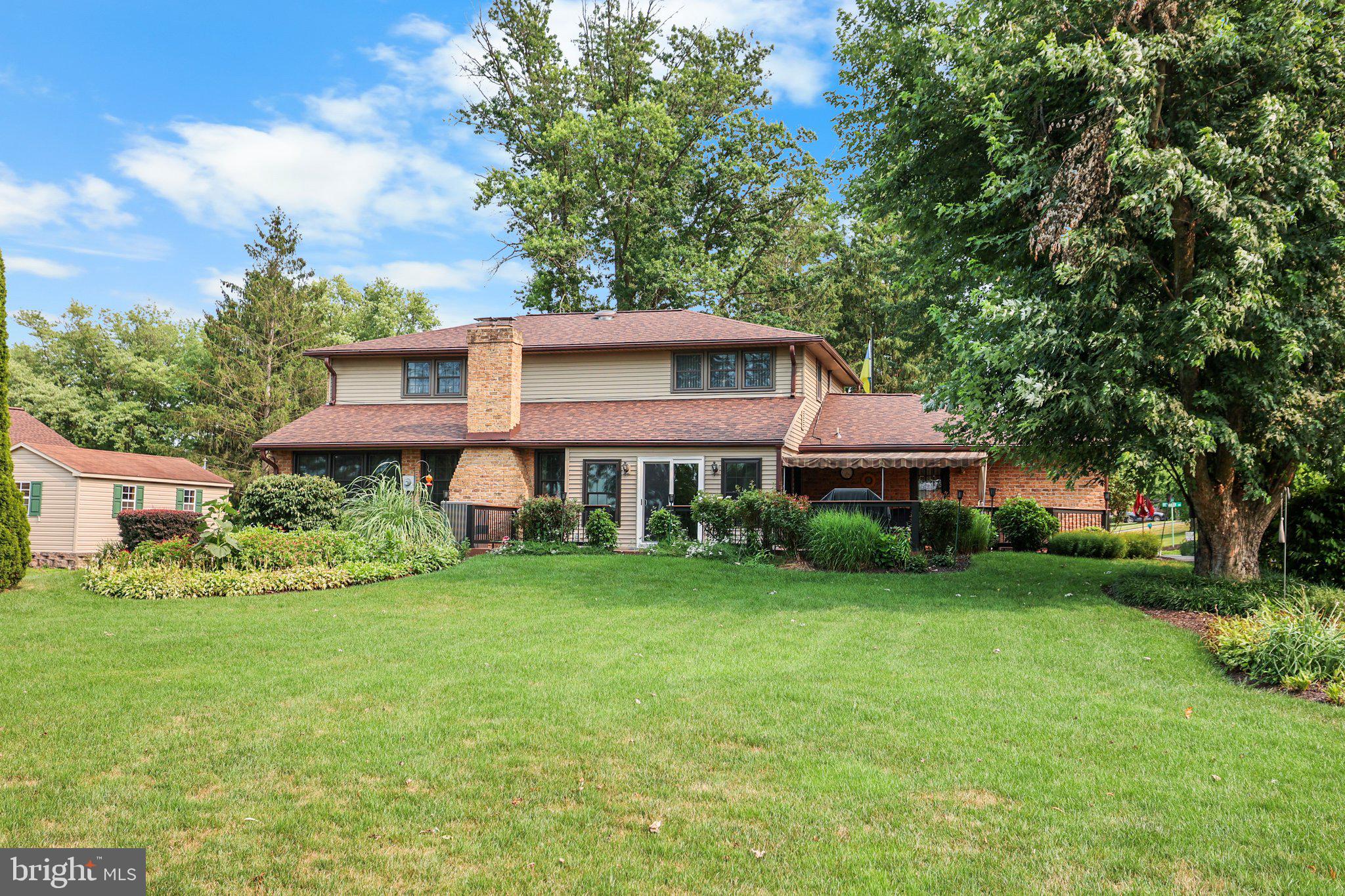 OUTDOOR COUNTRY CLUB - Residential
