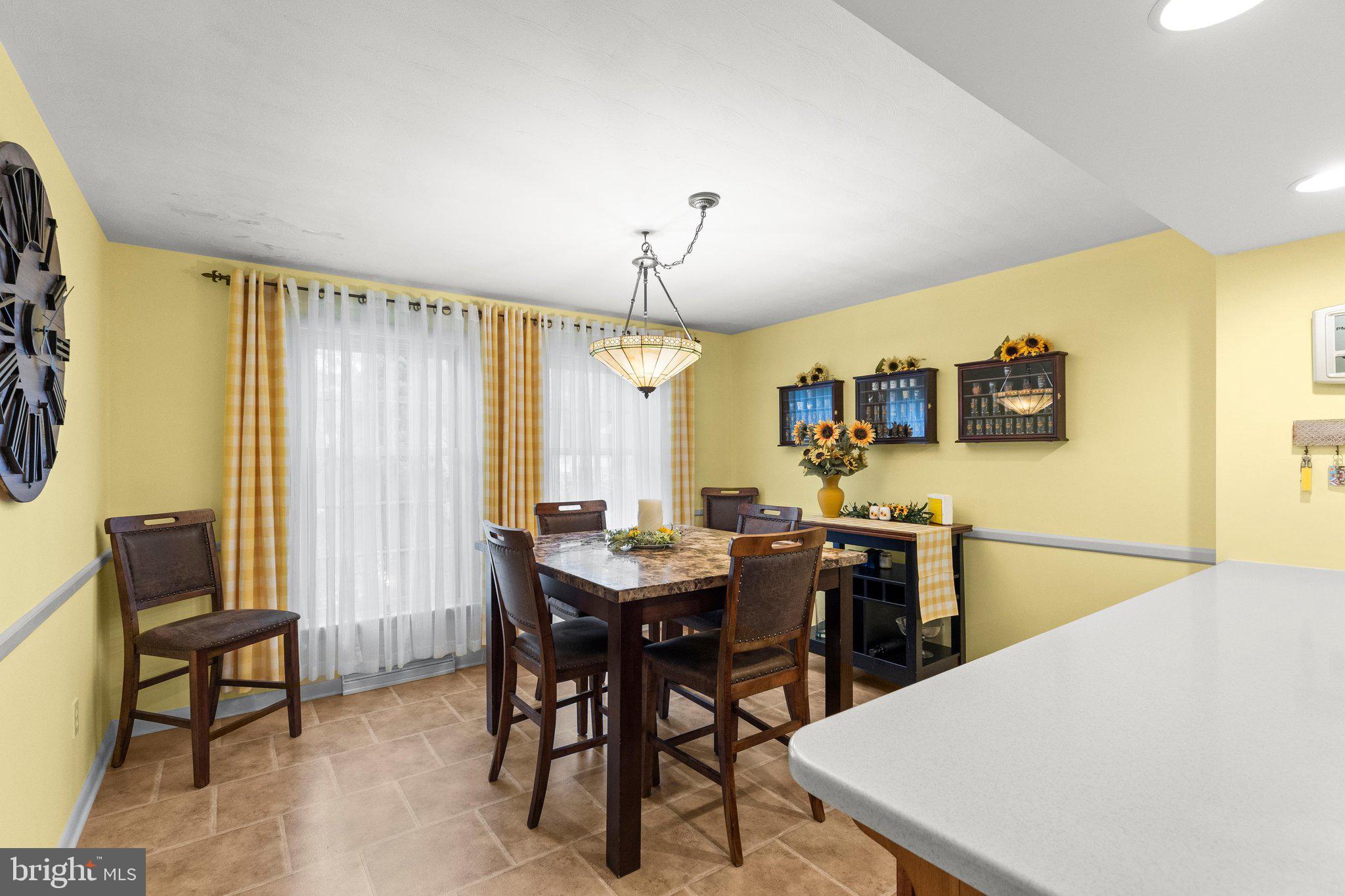 OUTDOOR COUNTRY CLUB - Residential