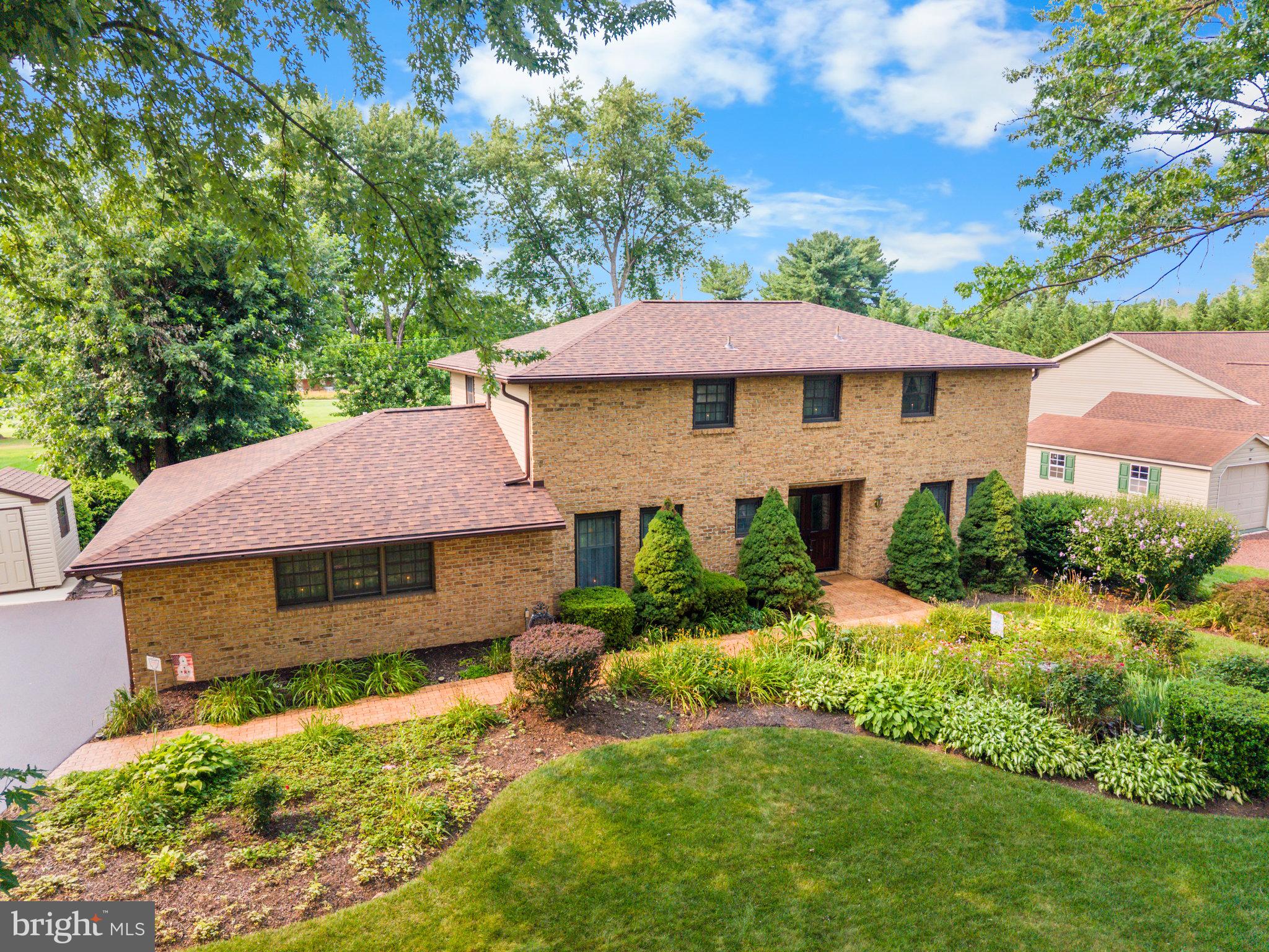OUTDOOR COUNTRY CLUB - Residential