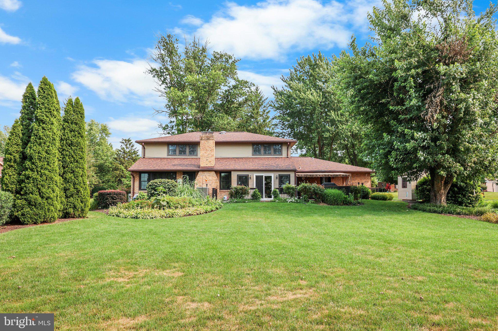 OUTDOOR COUNTRY CLUB - Residential