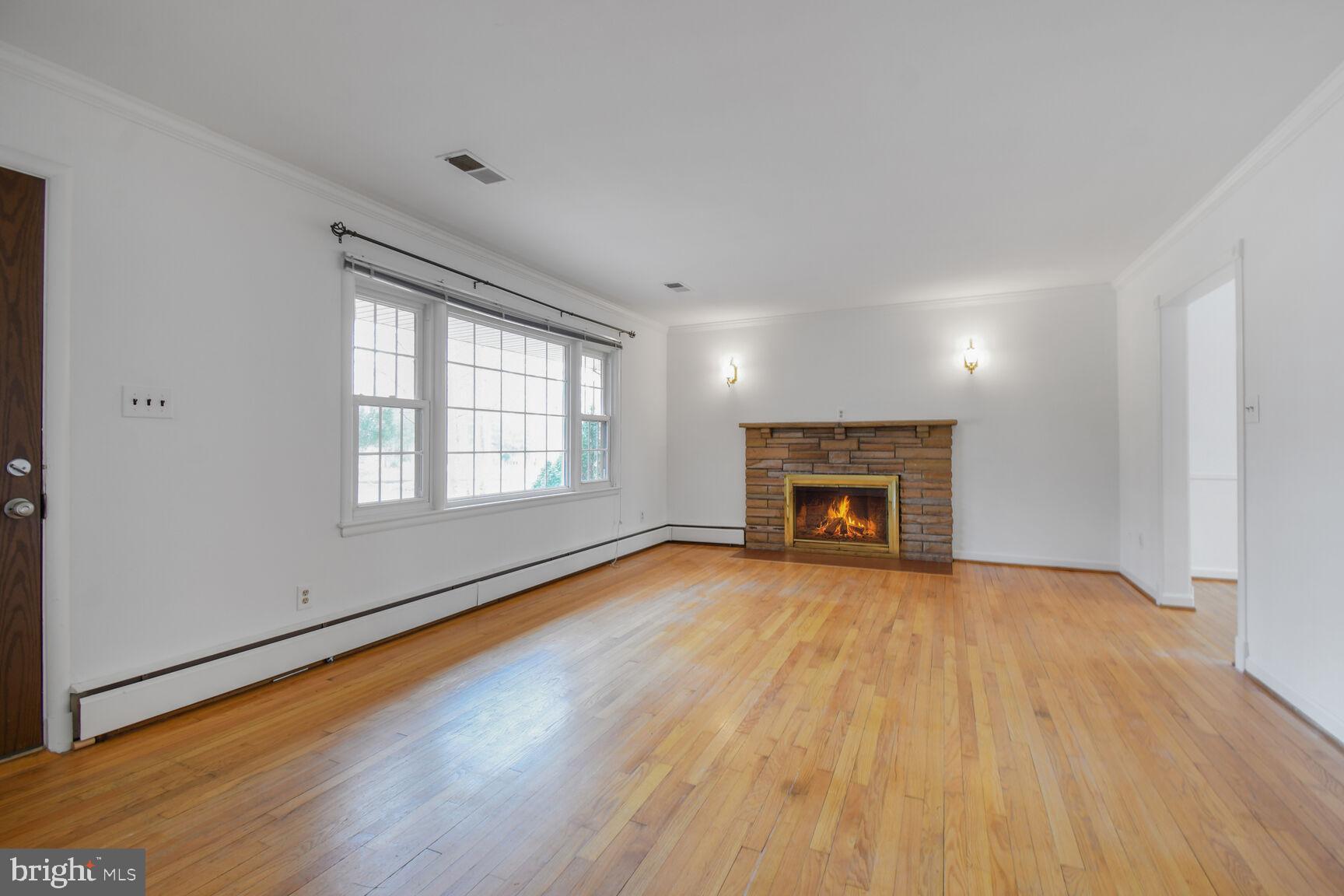 BROOK HILLS ESTATE - Residential Lease