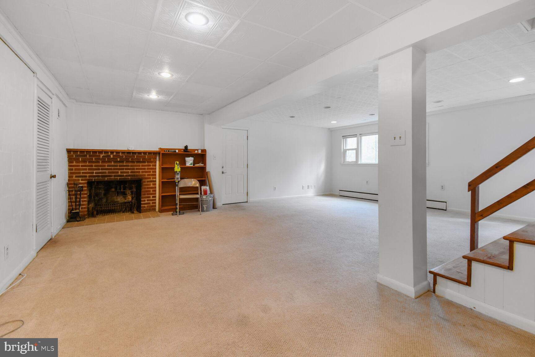 BROOK HILLS ESTATE - Residential Lease