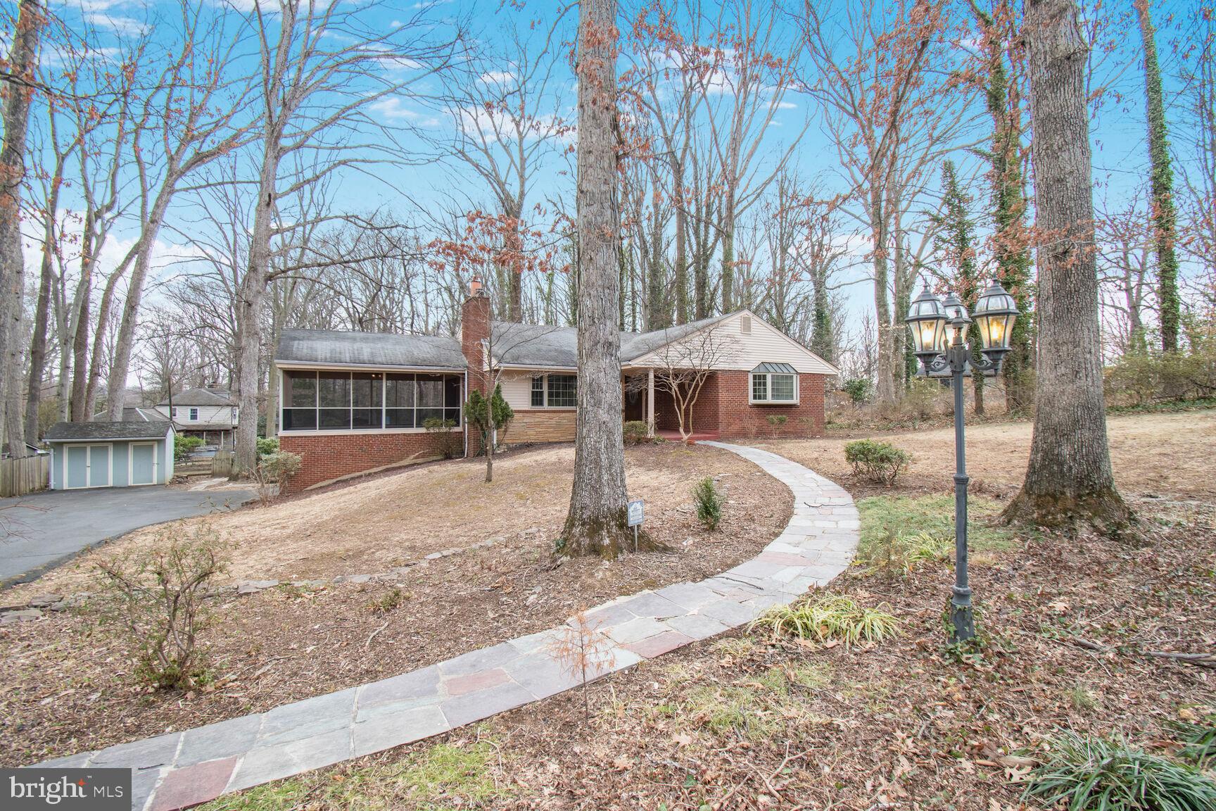 BROOK HILLS ESTATE - Residential Lease