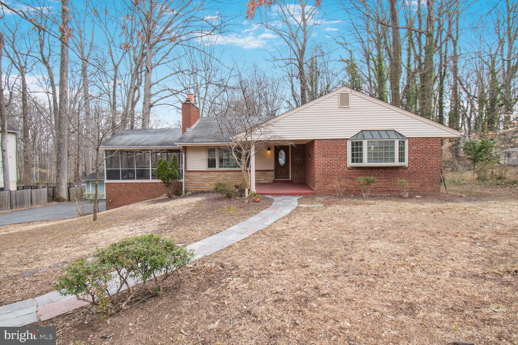 BROOK HILLS ESTATE - Residential Lease