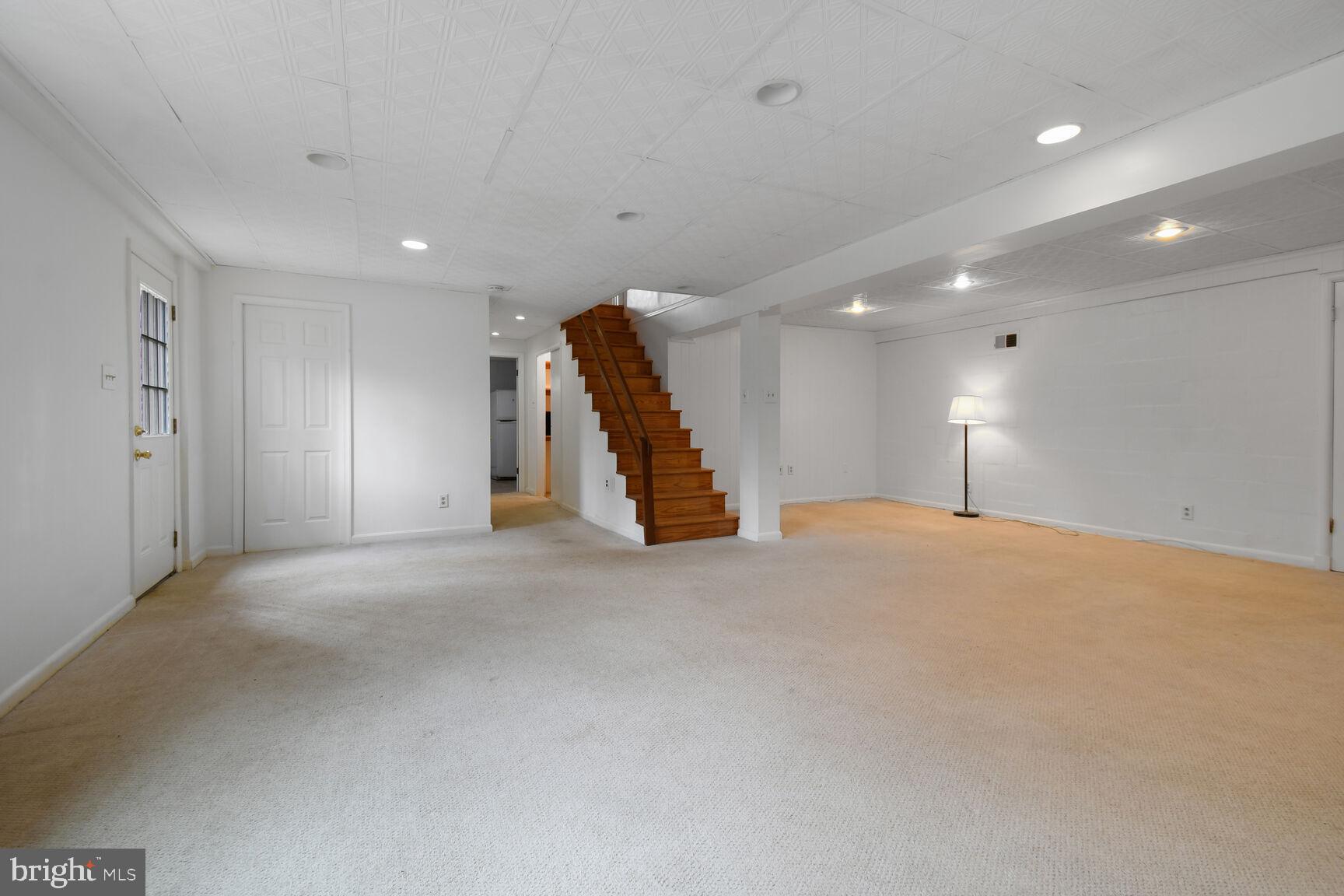 BROOK HILLS ESTATE - Residential Lease