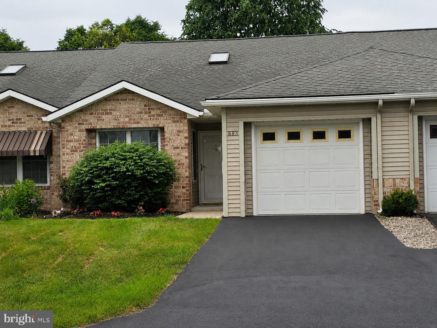 All ONE level living. Rancher style duplex villa located in the borough of Chambersburg. Quaint neighborhood.  Vaulted ceilings and open concept.  Fireplace. Small rear yard. 2 bedroom/2 full baths, freshly painted, some new flooring. Ready for occupancy. Conveniently located to shopping, restaurants, hospital, highways and more.