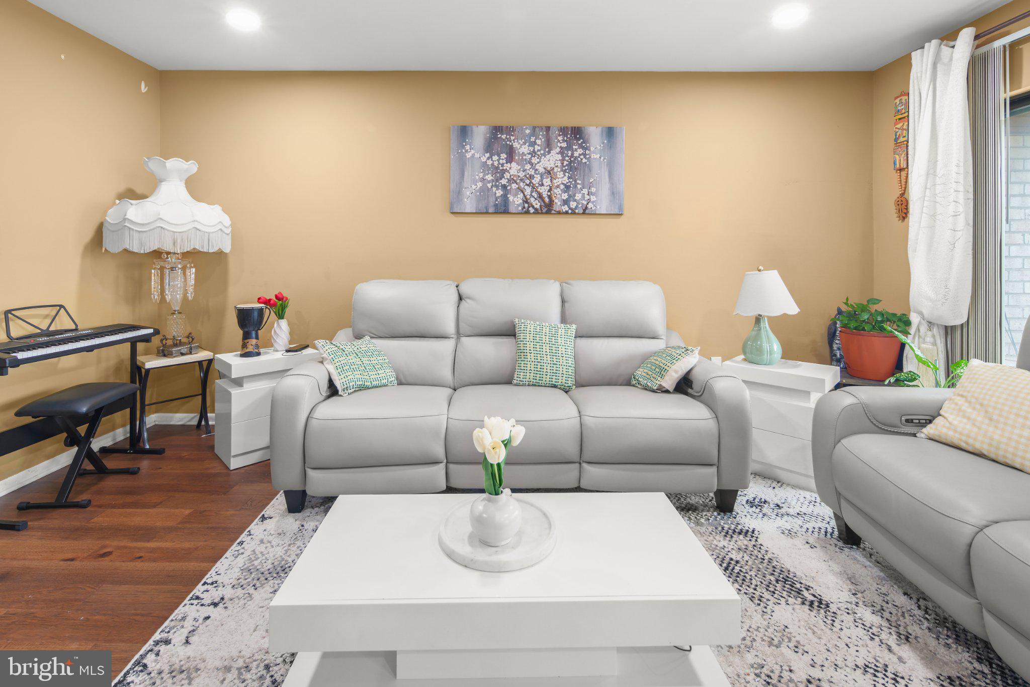 HUNTING RIDGE CONDOMINIUM - Residential