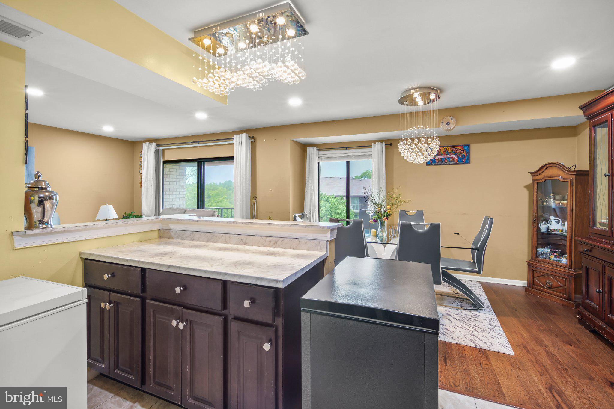 HUNTING RIDGE CONDOMINIUM - Residential