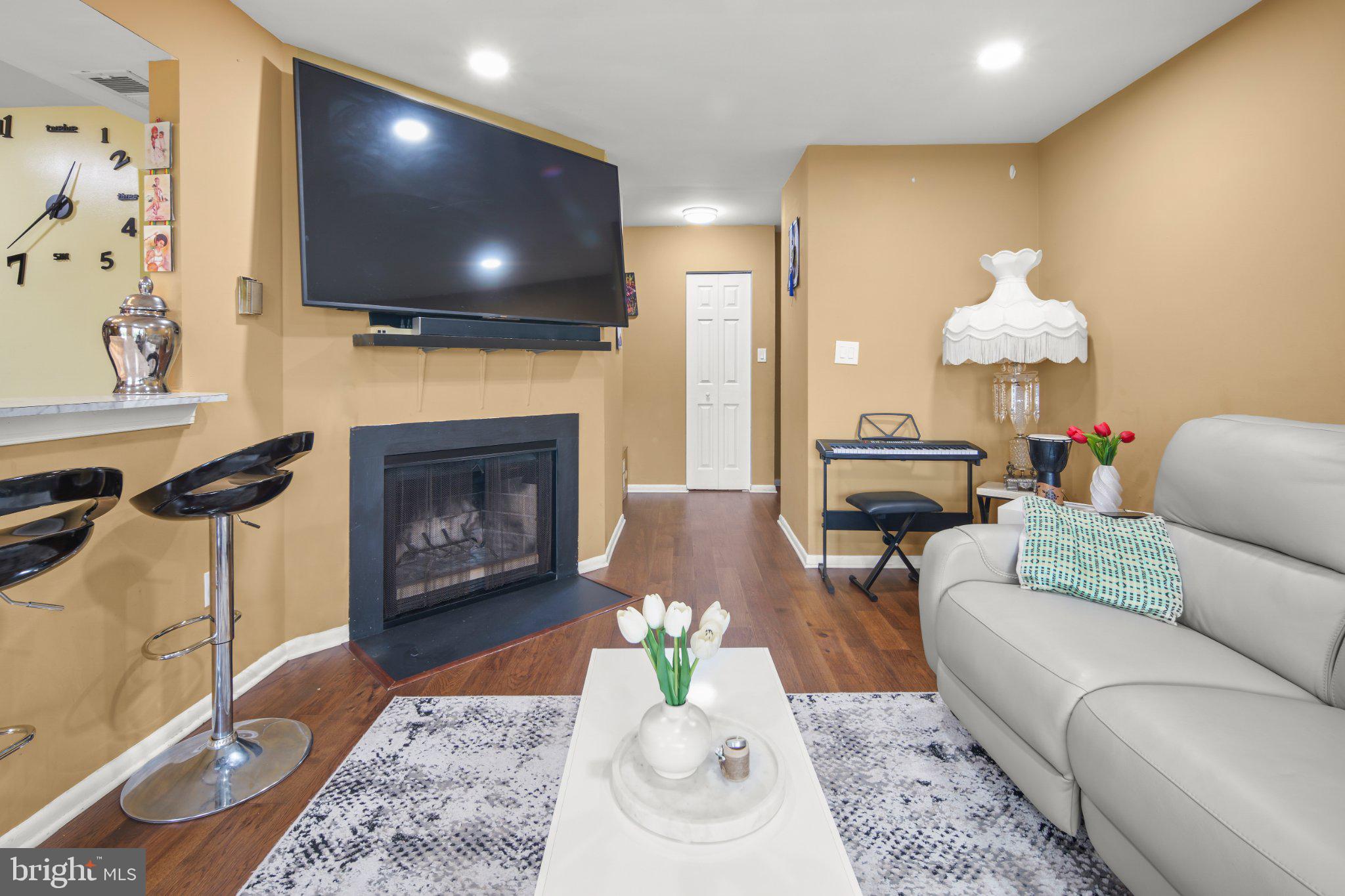 HUNTING RIDGE CONDOMINIUM - Residential