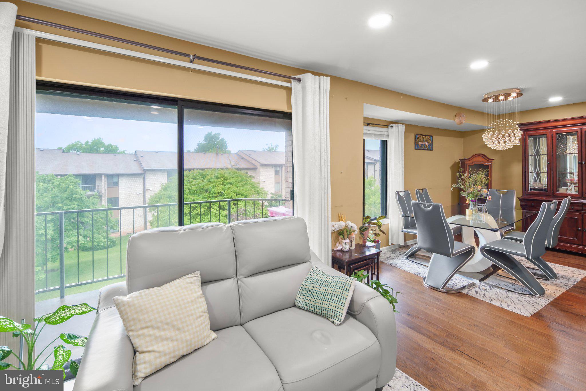 HUNTING RIDGE CONDOMINIUM - Residential