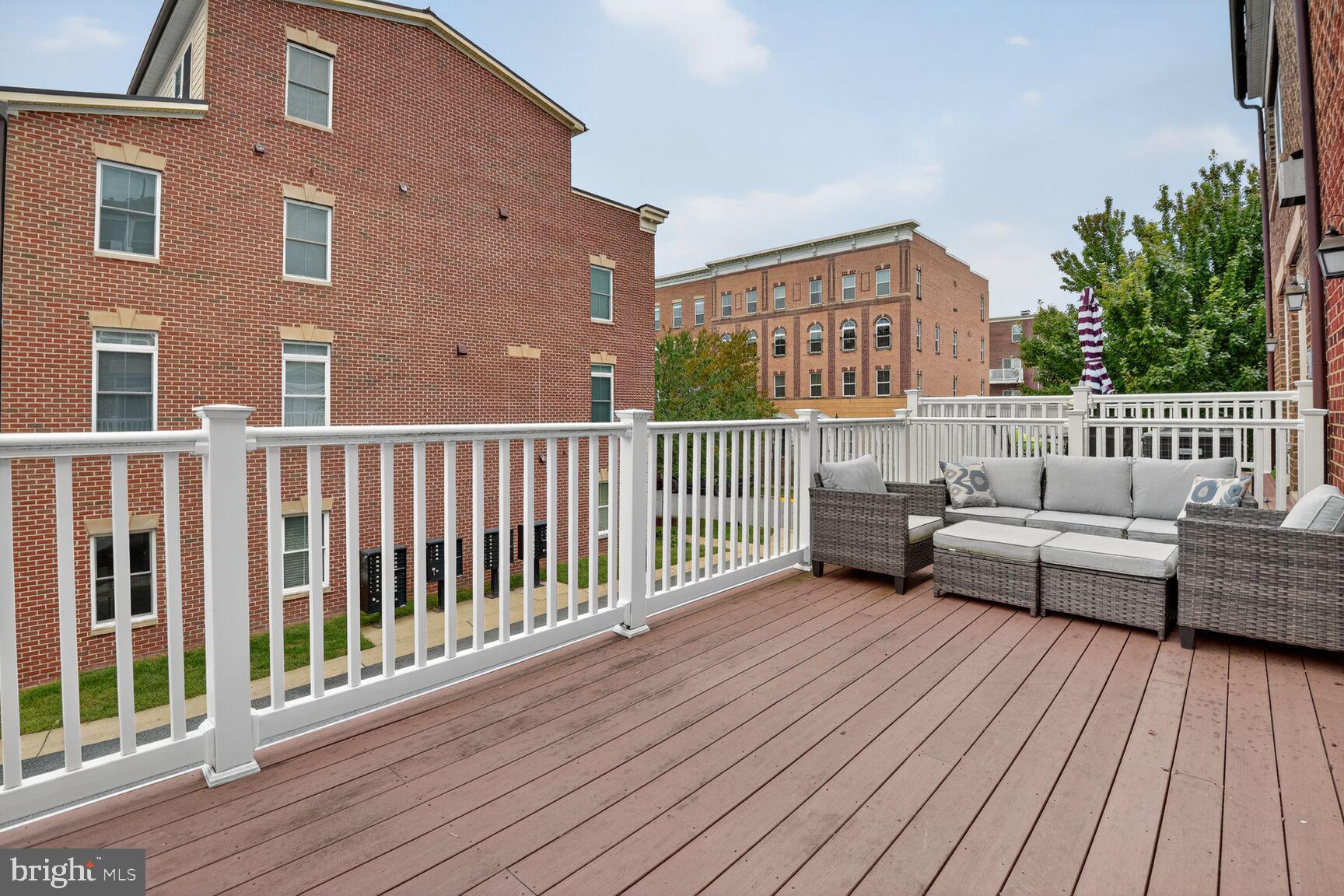 PARKLANDS AT WATKINS MILL - Residential