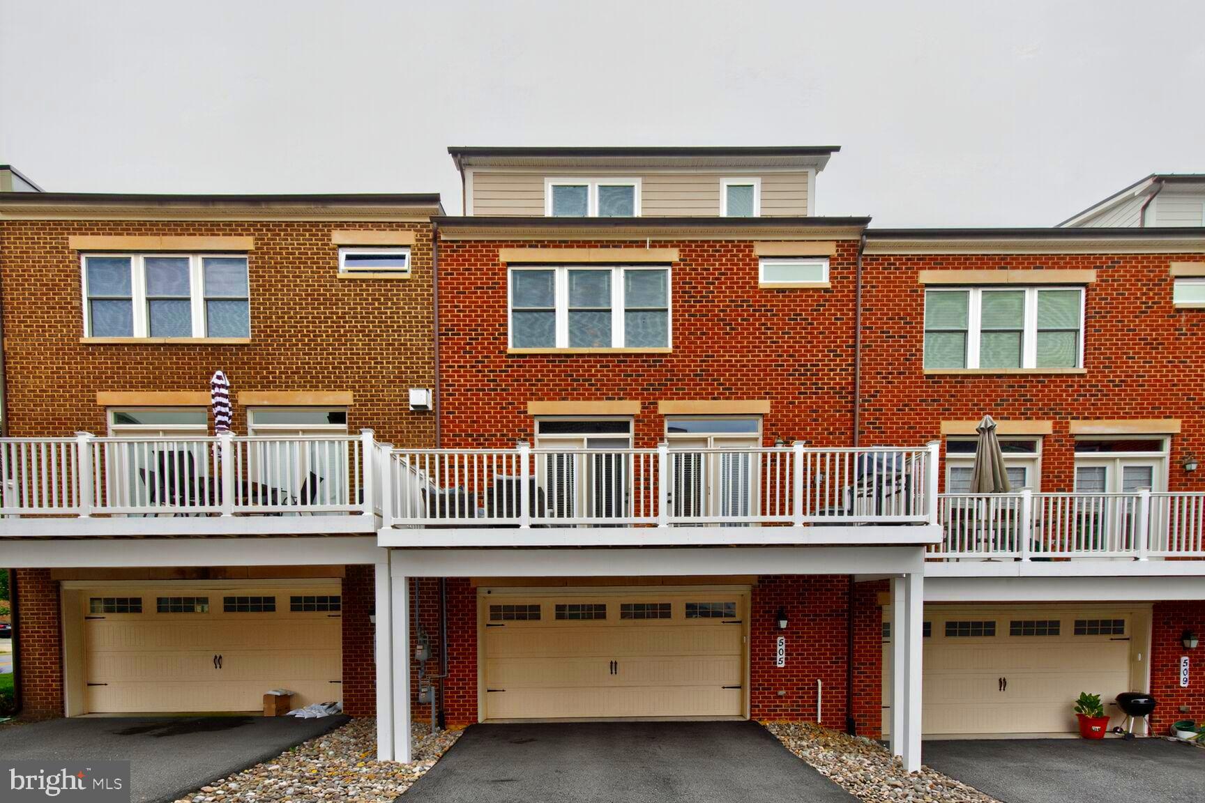 PARKLANDS AT WATKINS MILL - Residential