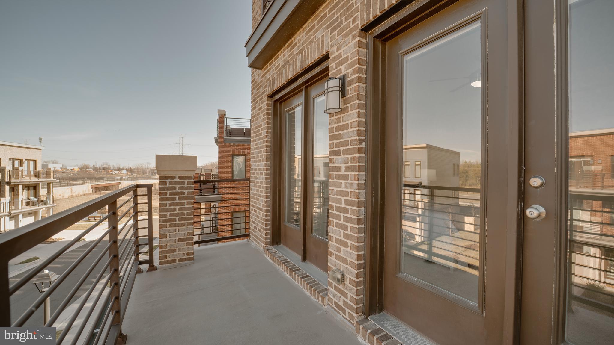ASHBURN OVERLOOK - Residential
