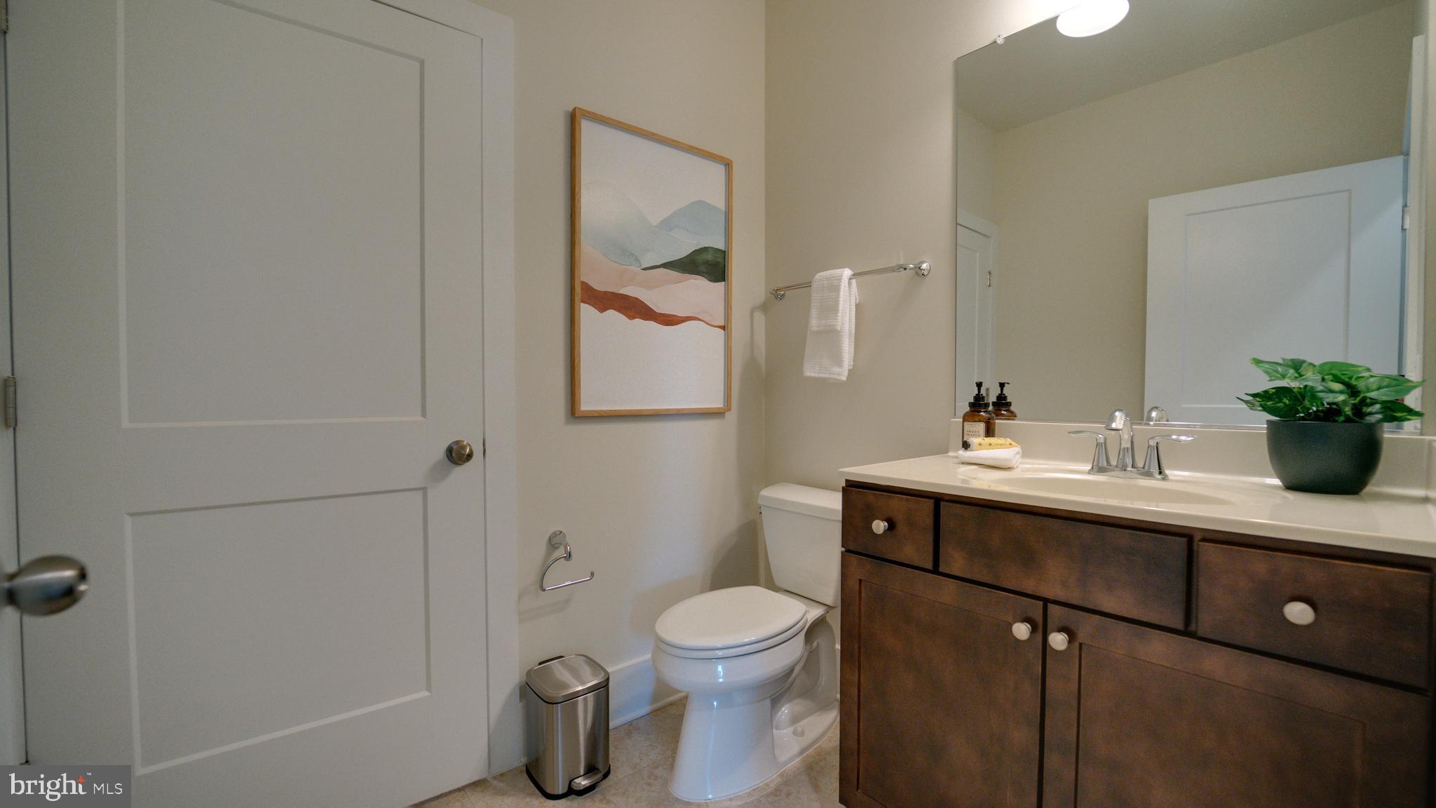 ASHBURN OVERLOOK - Residential